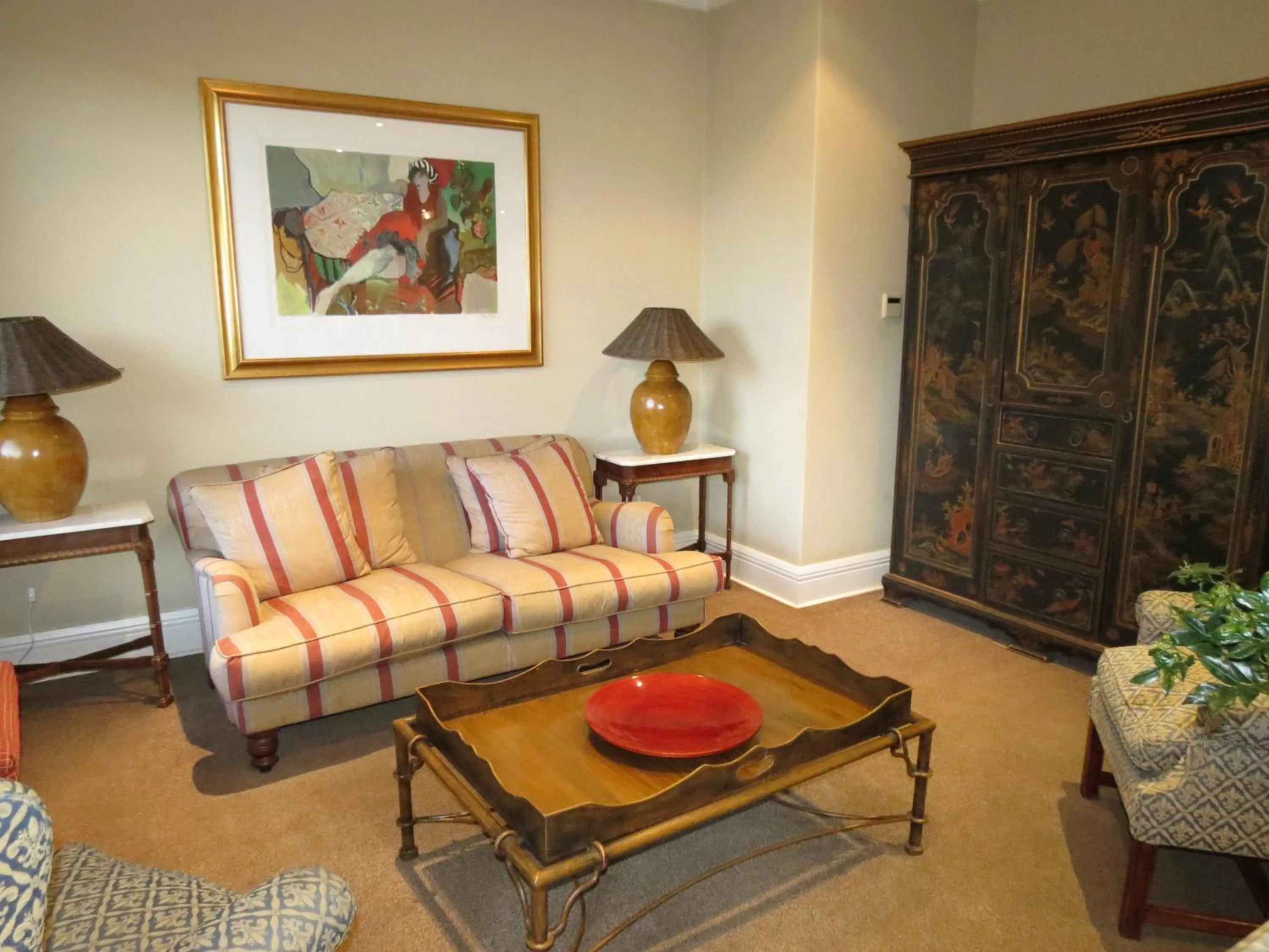 Seating area in Redlands Hotel