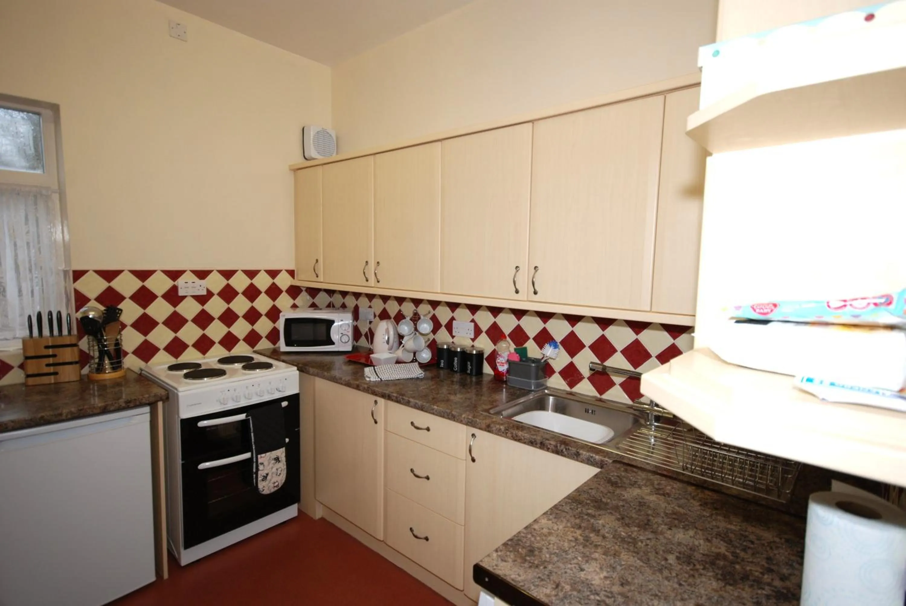 Dining area, Kitchen/Kitchenette in Saltburn Holidays 1 Park View Loftus