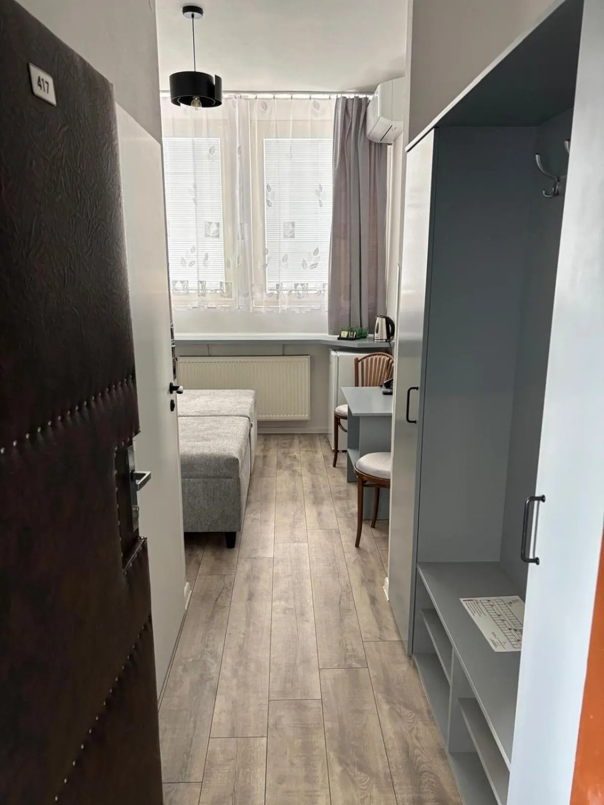 Photo of the whole room, Bed in Hotel Avion