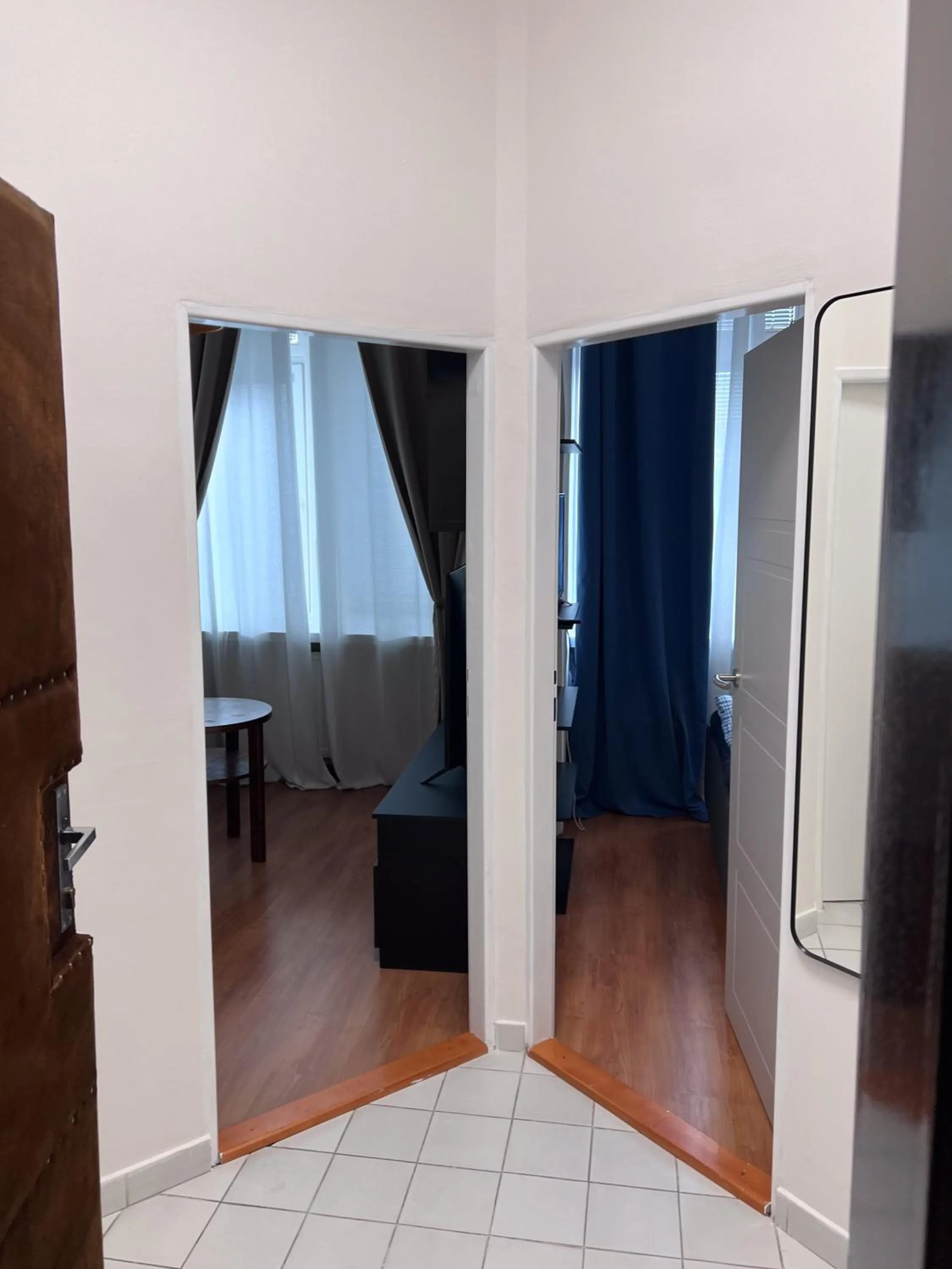 Photo of the whole room, Bed in Hotel Avion