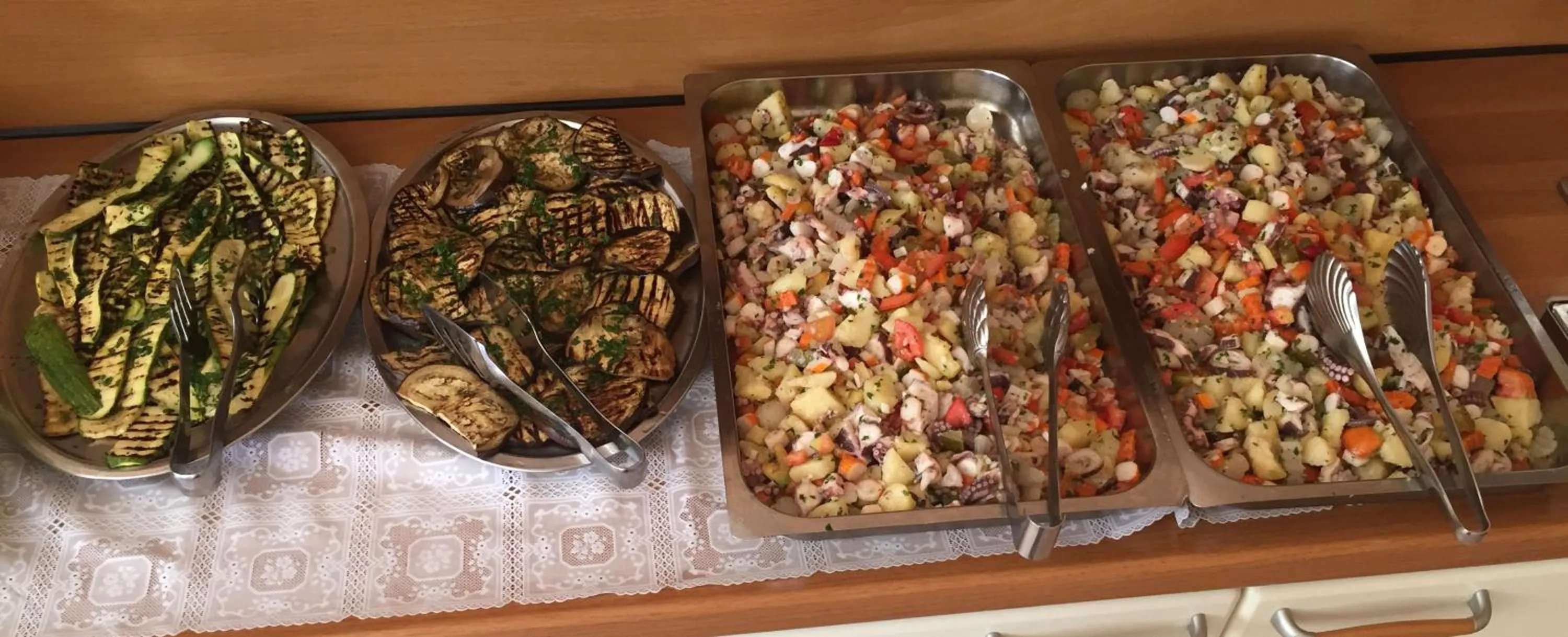 Food and drinks in Hotel Monti