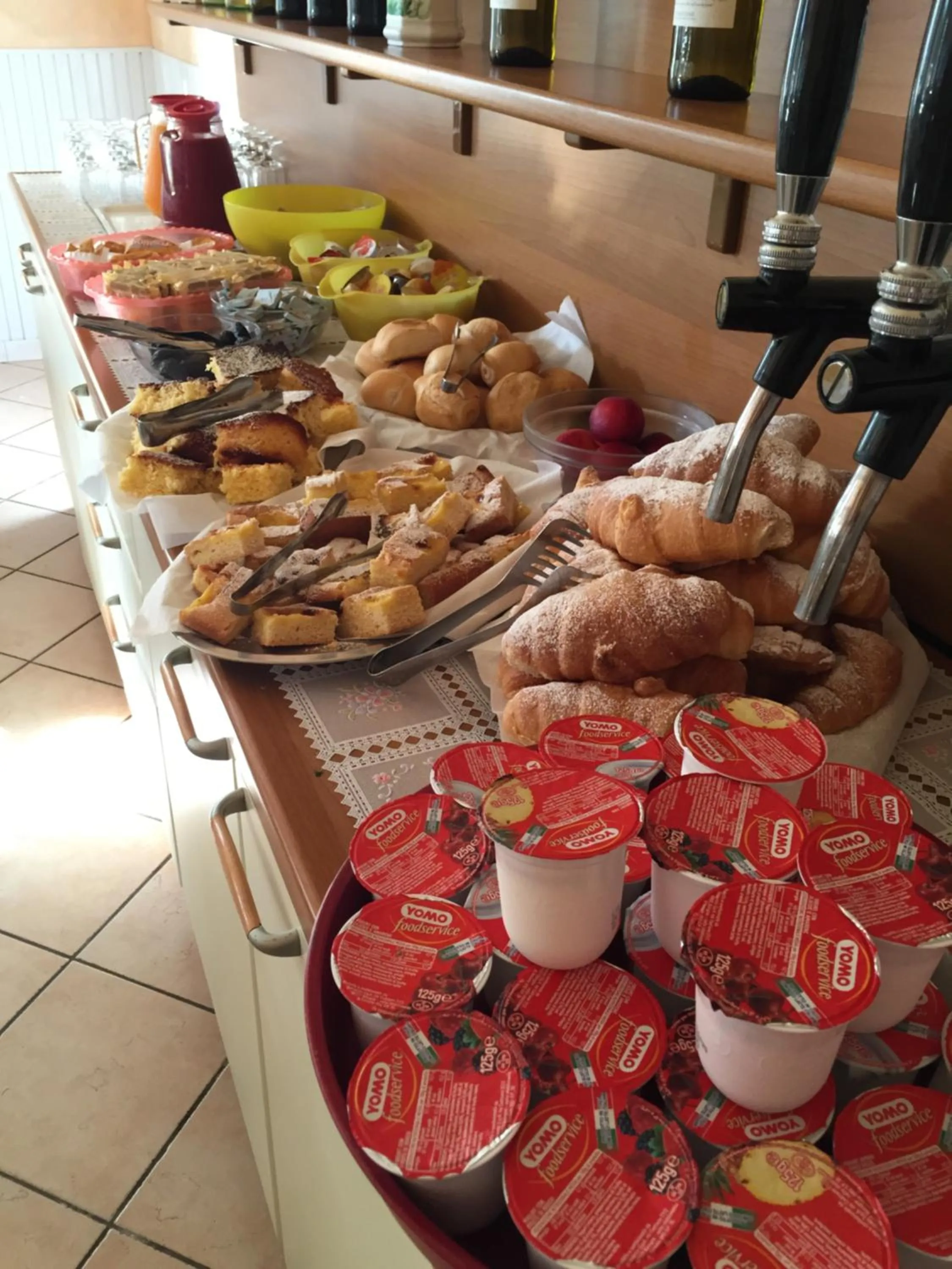 Breakfast in Hotel Monti