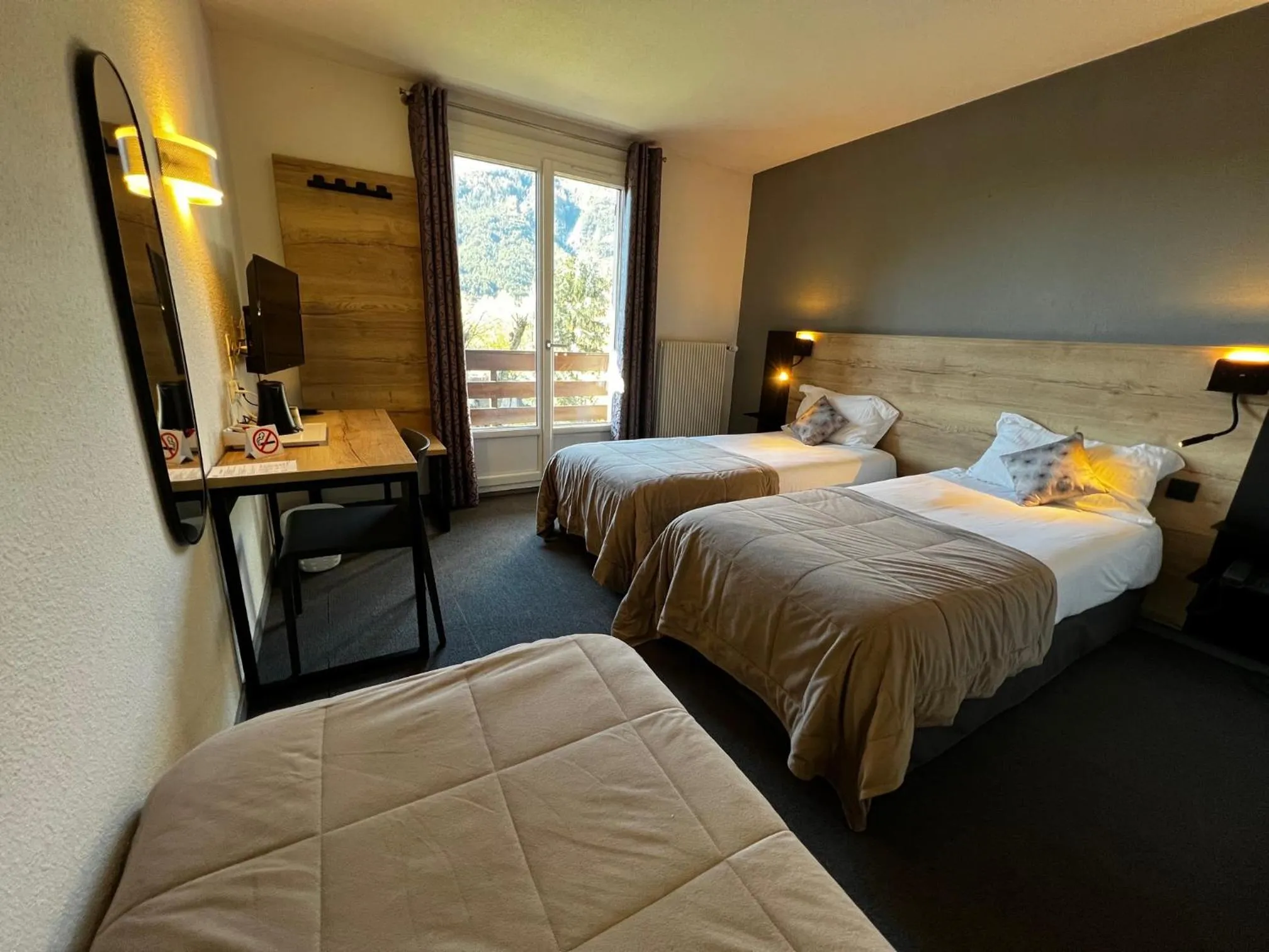 Bedroom, Bed in Hôtel Lacour