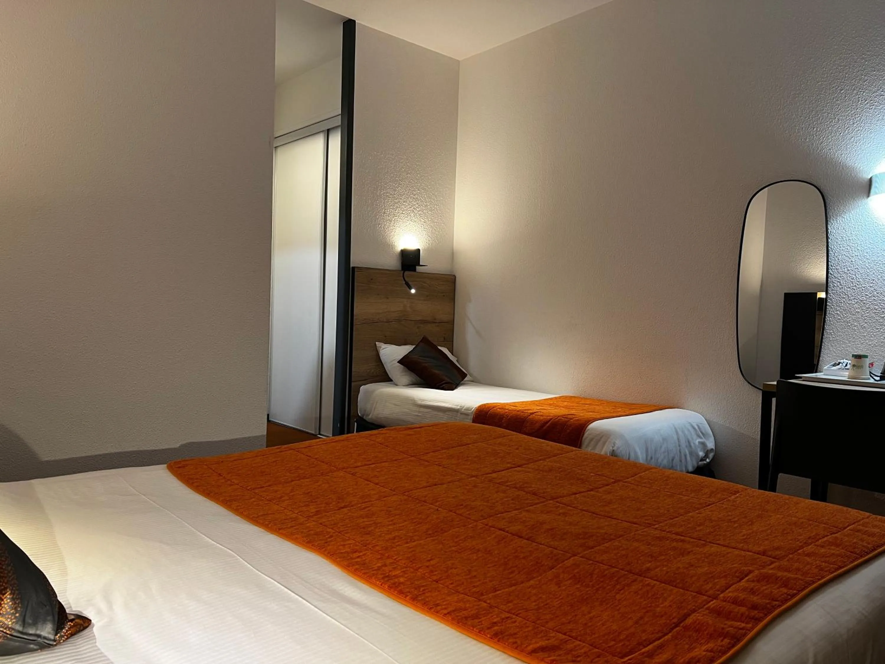 Bedroom, Bed in Hôtel Lacour