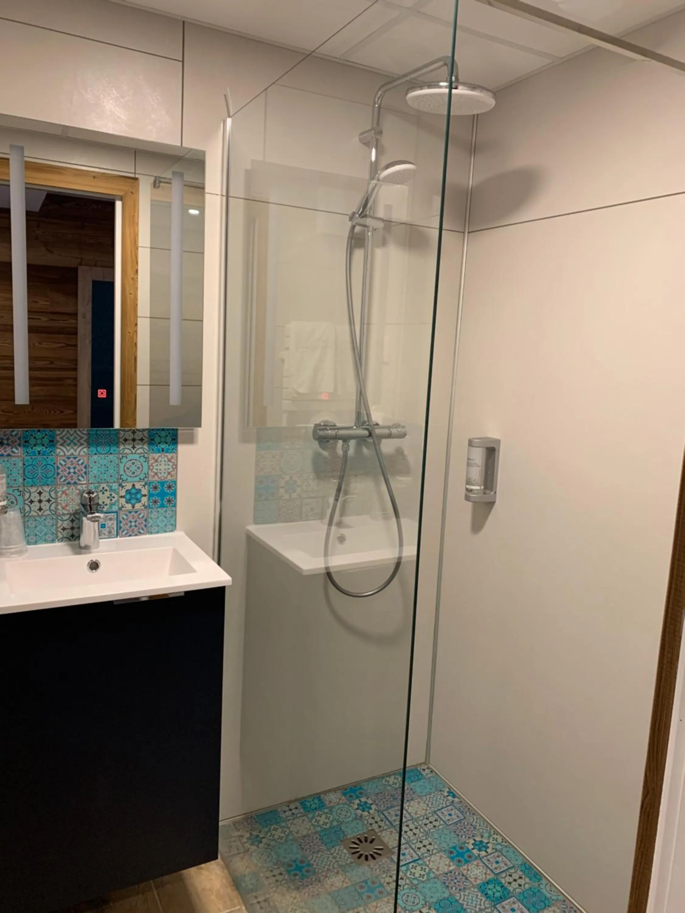 Bathroom in Hôtel Lacour