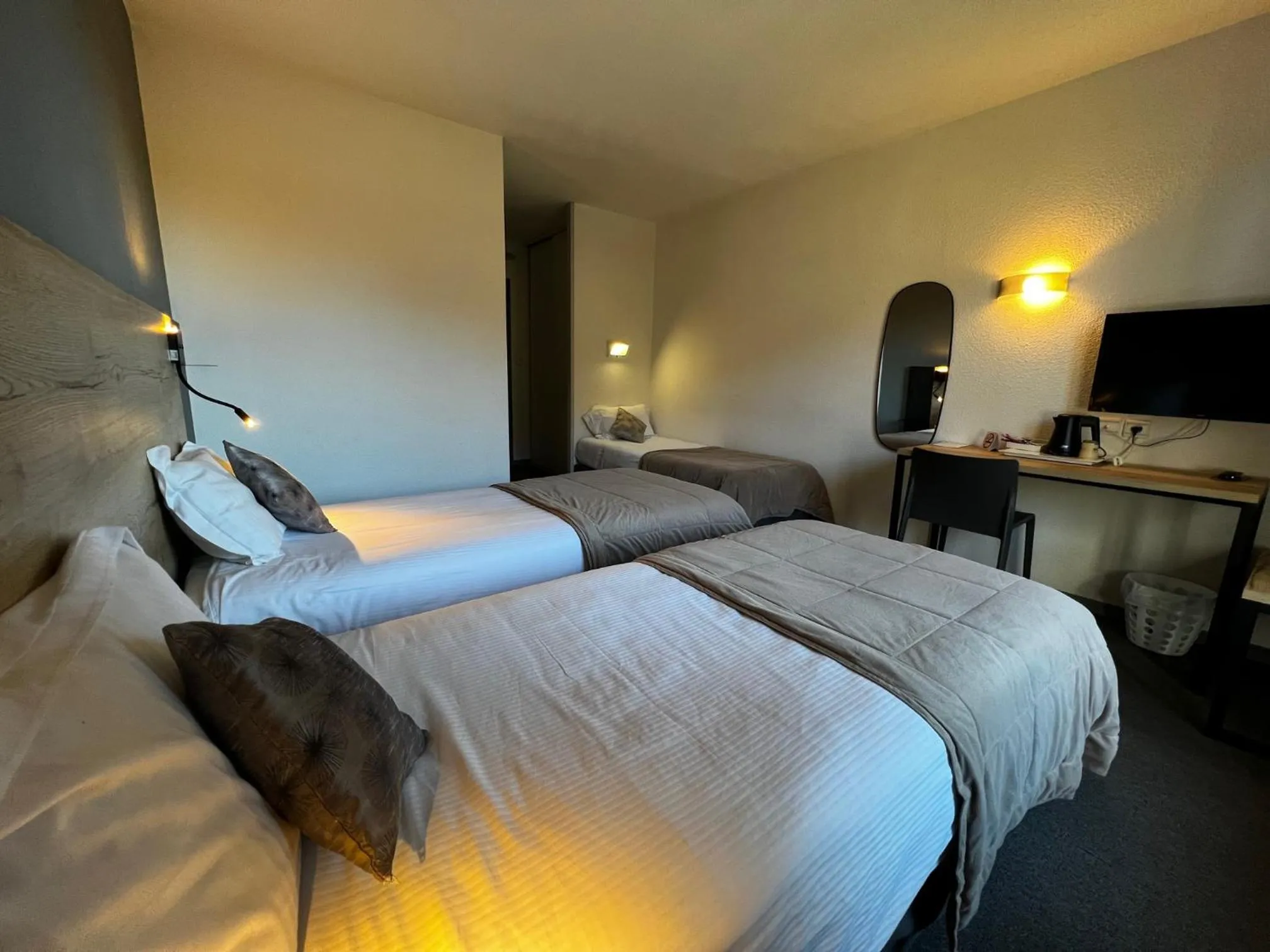 Bedroom, Bed in Hôtel Lacour