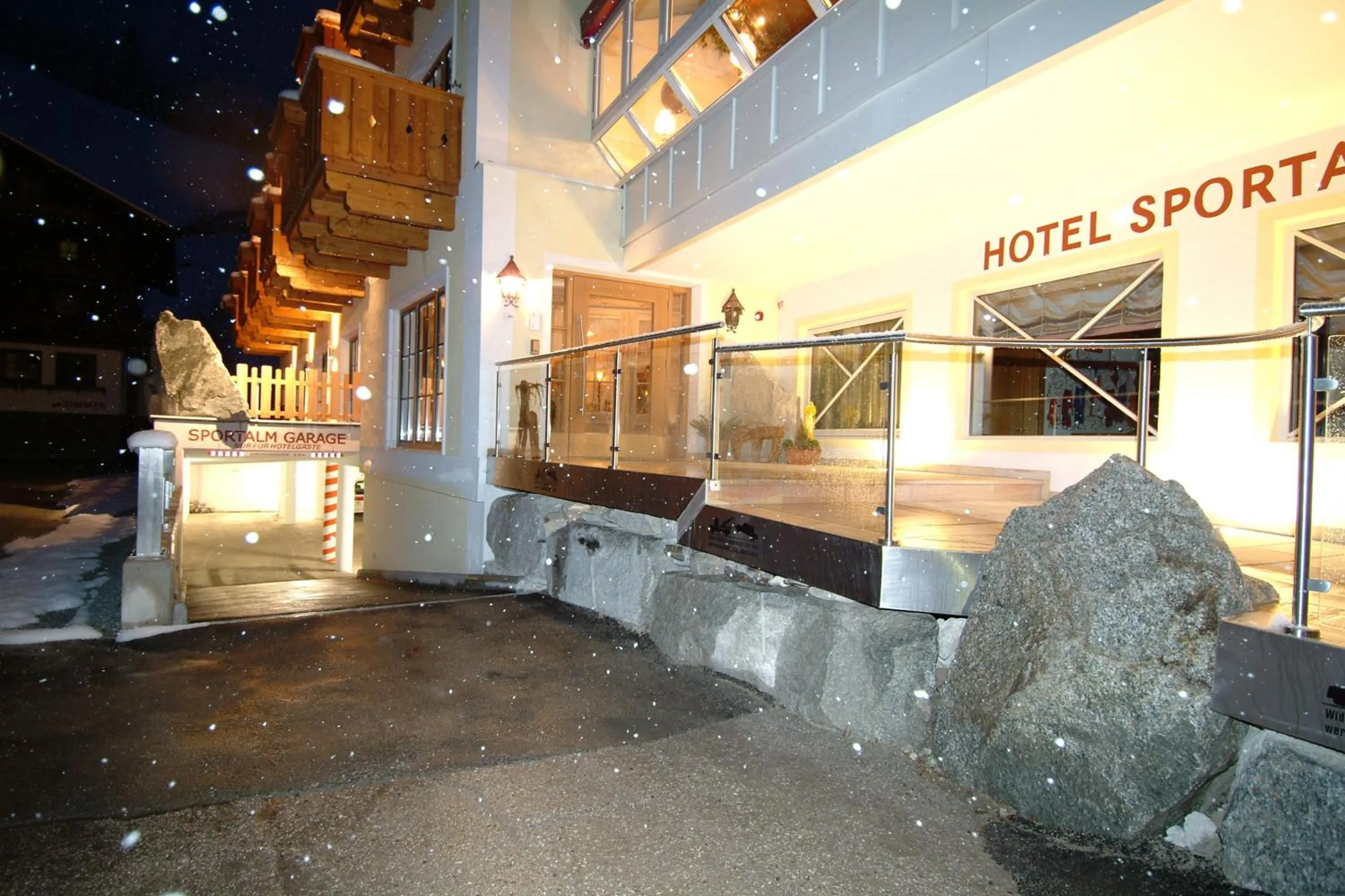 Facade/entrance in Hotel Sportalm