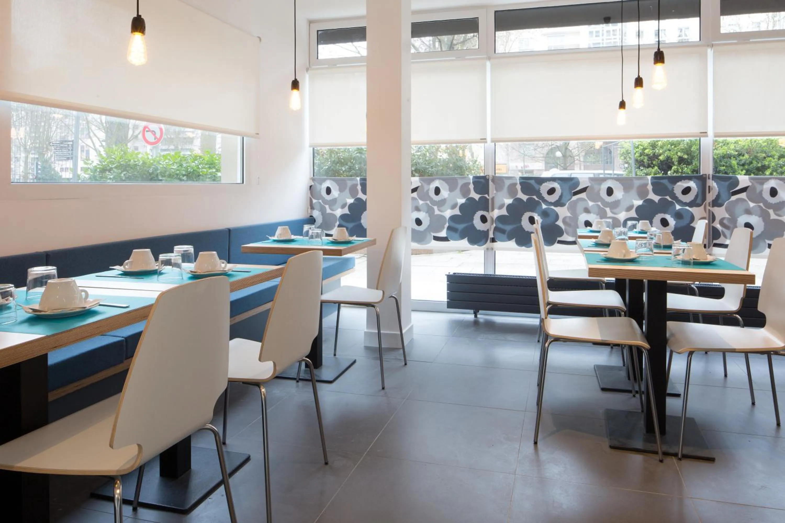 Restaurant/places to eat in La Regence