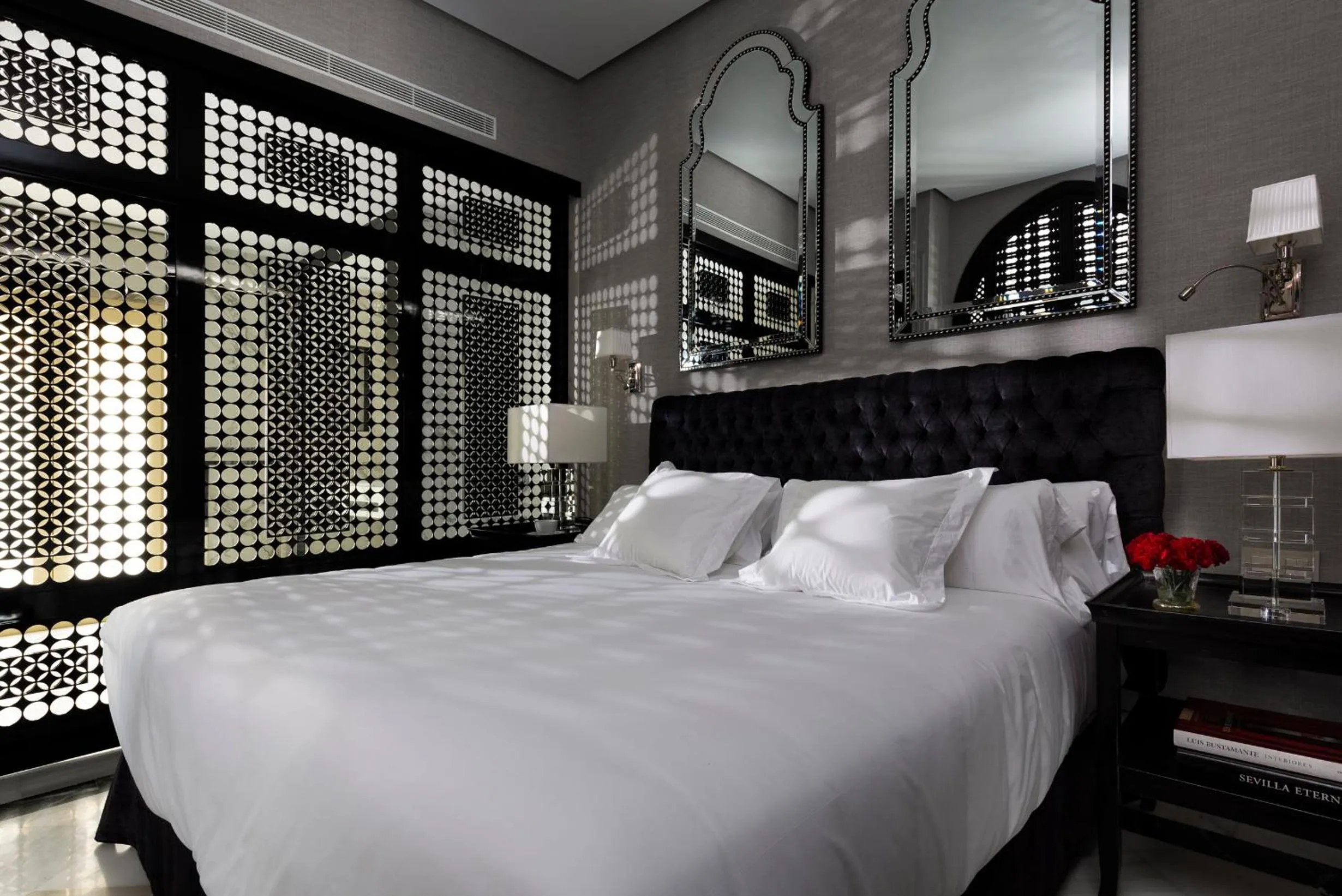 Bed in Casa de Triana Luxury Suites by Casa del Poeta