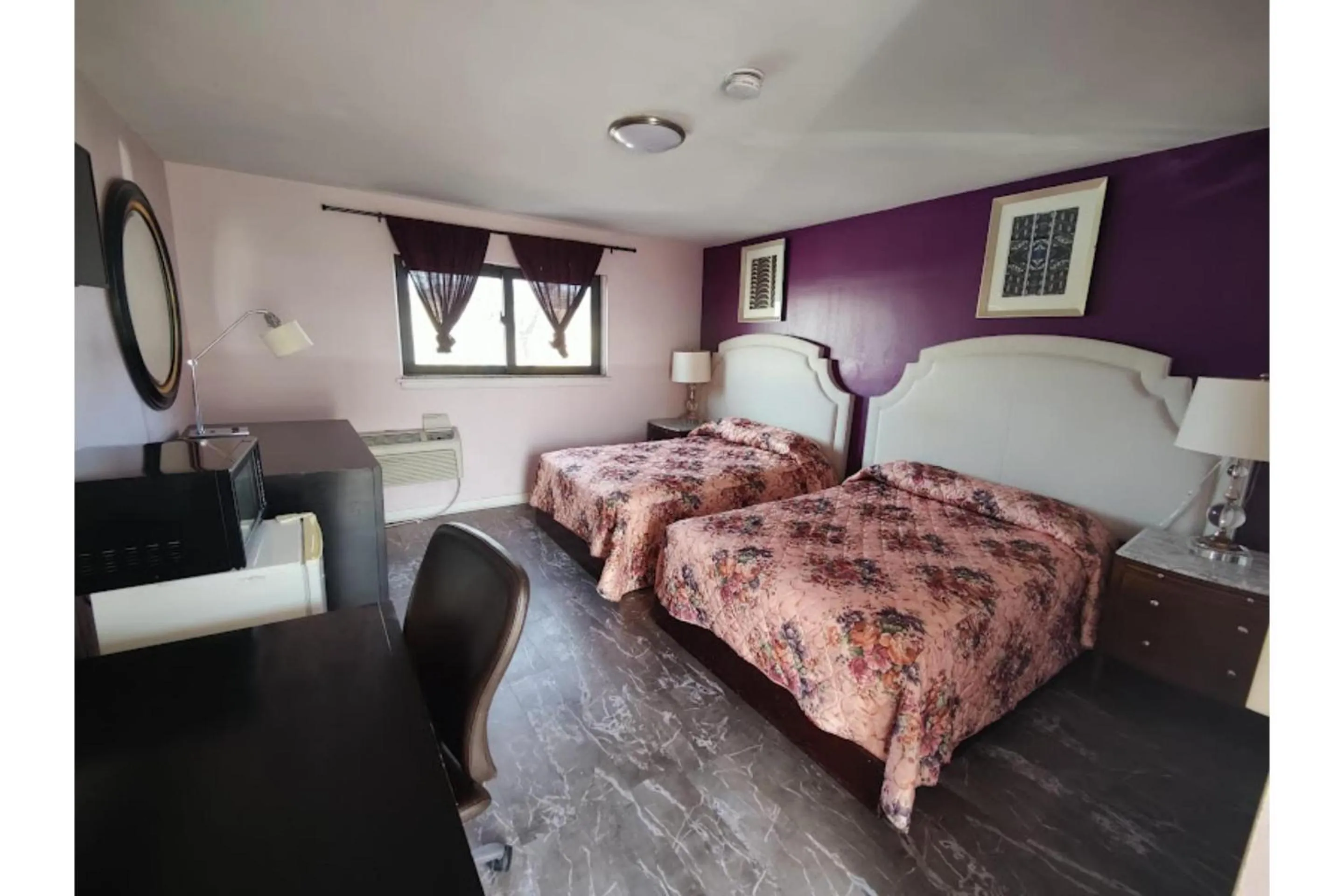 Bedroom, Bed in Motel Edgebrook Chicago North Shore By Oyo