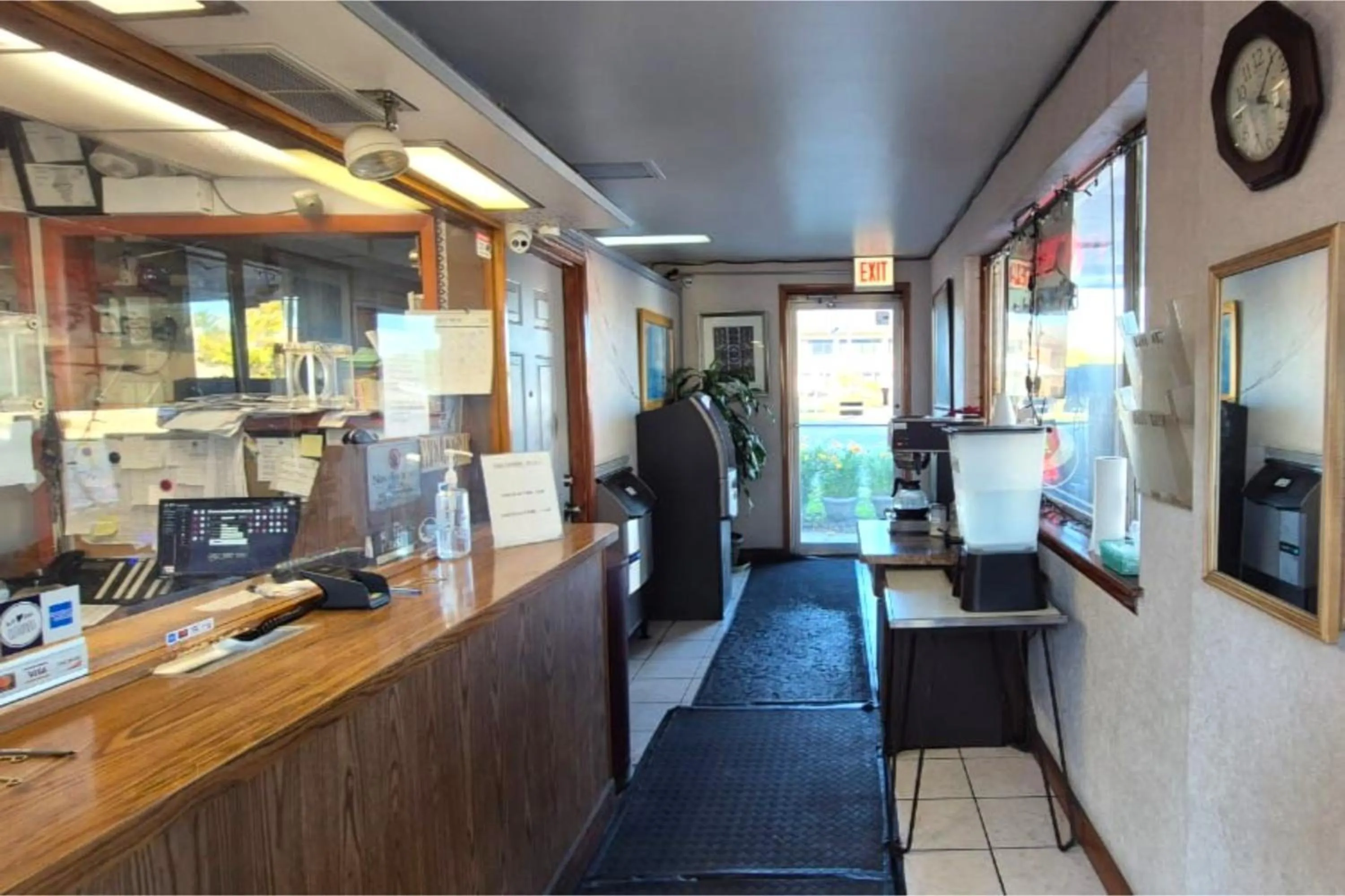 Lobby or reception in Motel Edgebrook Chicago North Shore By Oyo