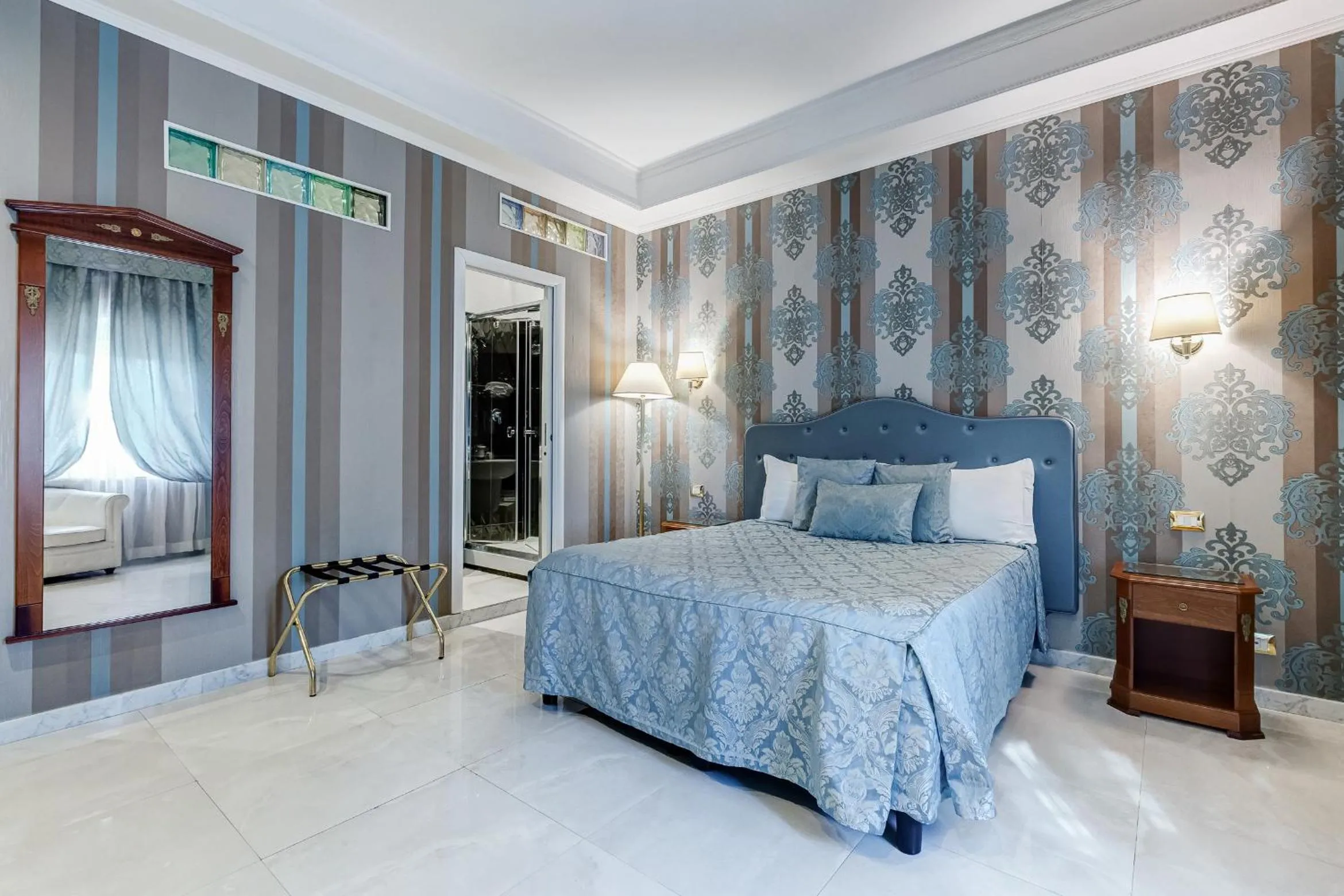 Photo of the whole room, Bed in Navona Queen Rooftop