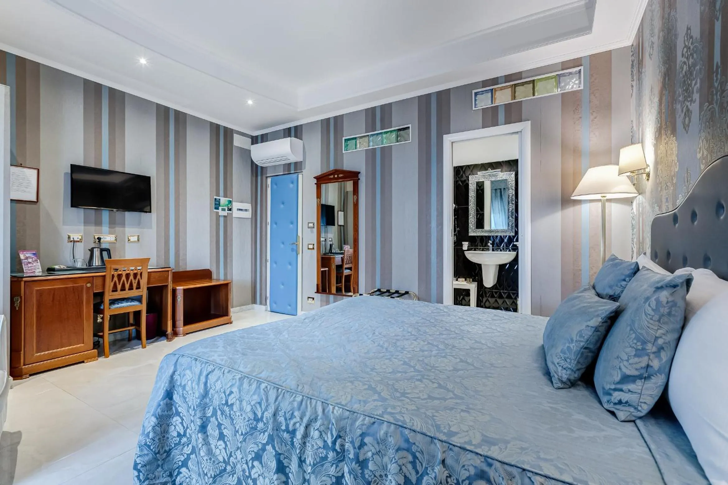 Bedroom, Bed in Navona Queen Rooftop