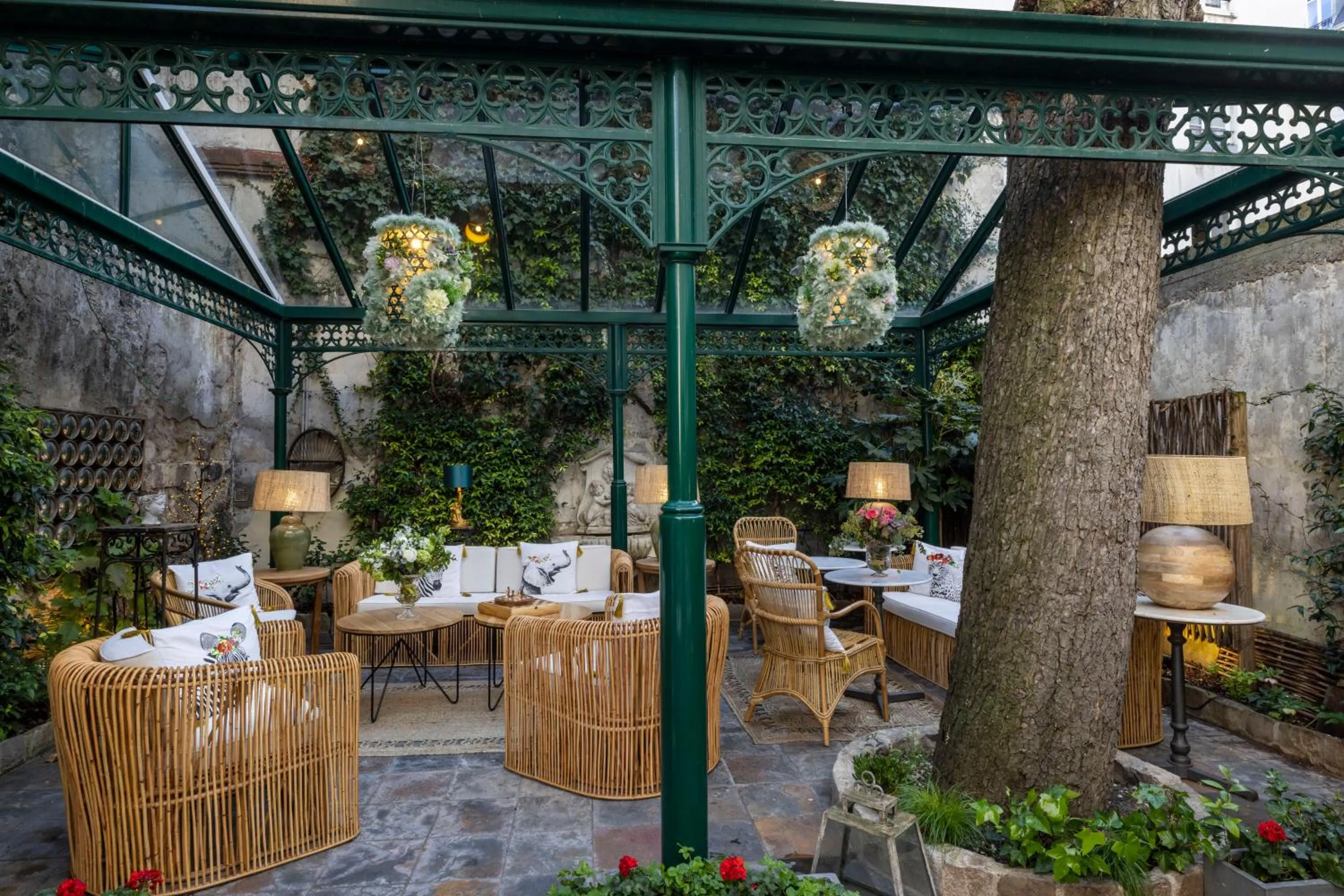Garden in Hôtel Des Marronniers