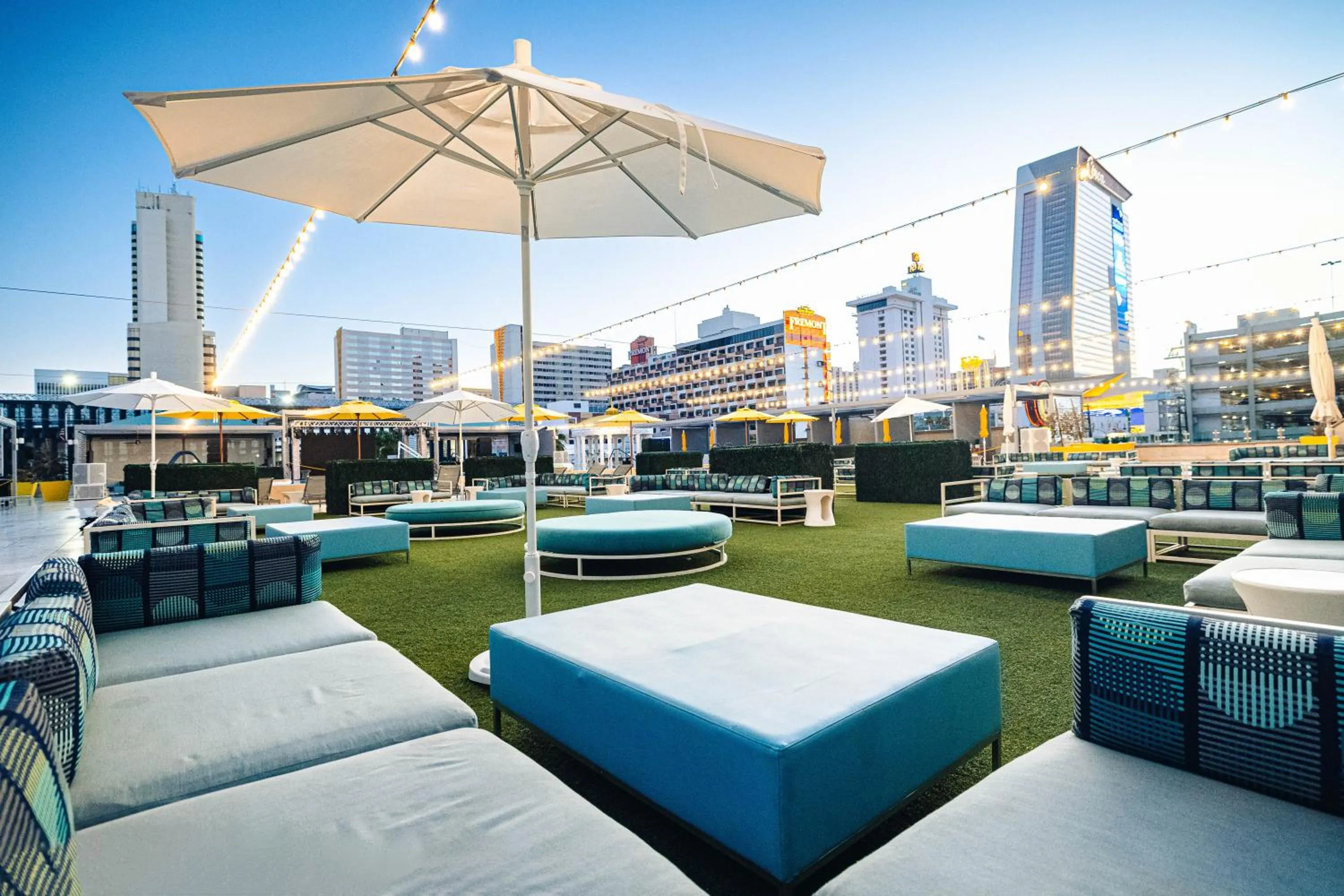 Swimming pool in Downtown Grand Hotel & Casino