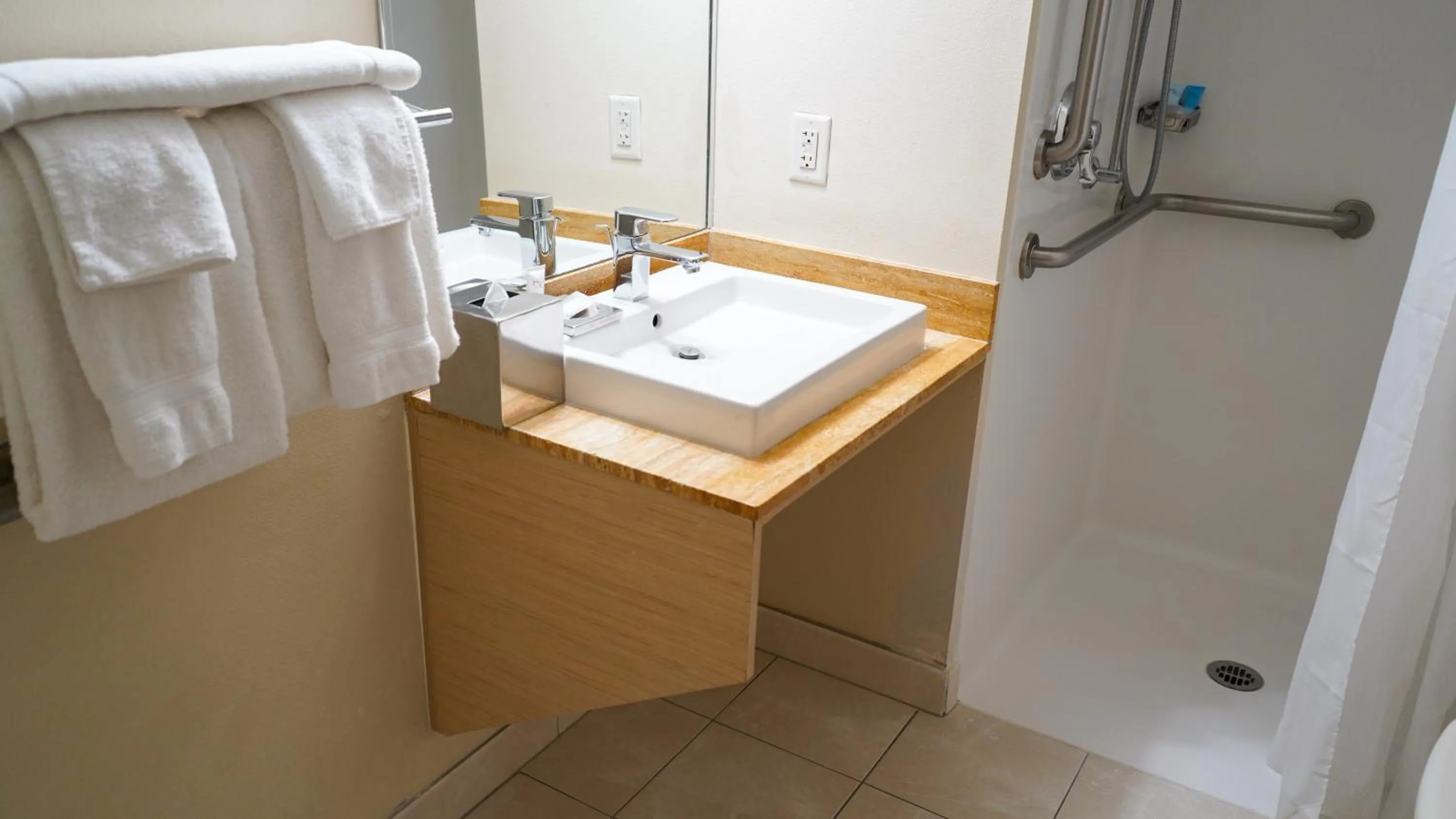 Bathroom in Downtown Grand Hotel & Casino