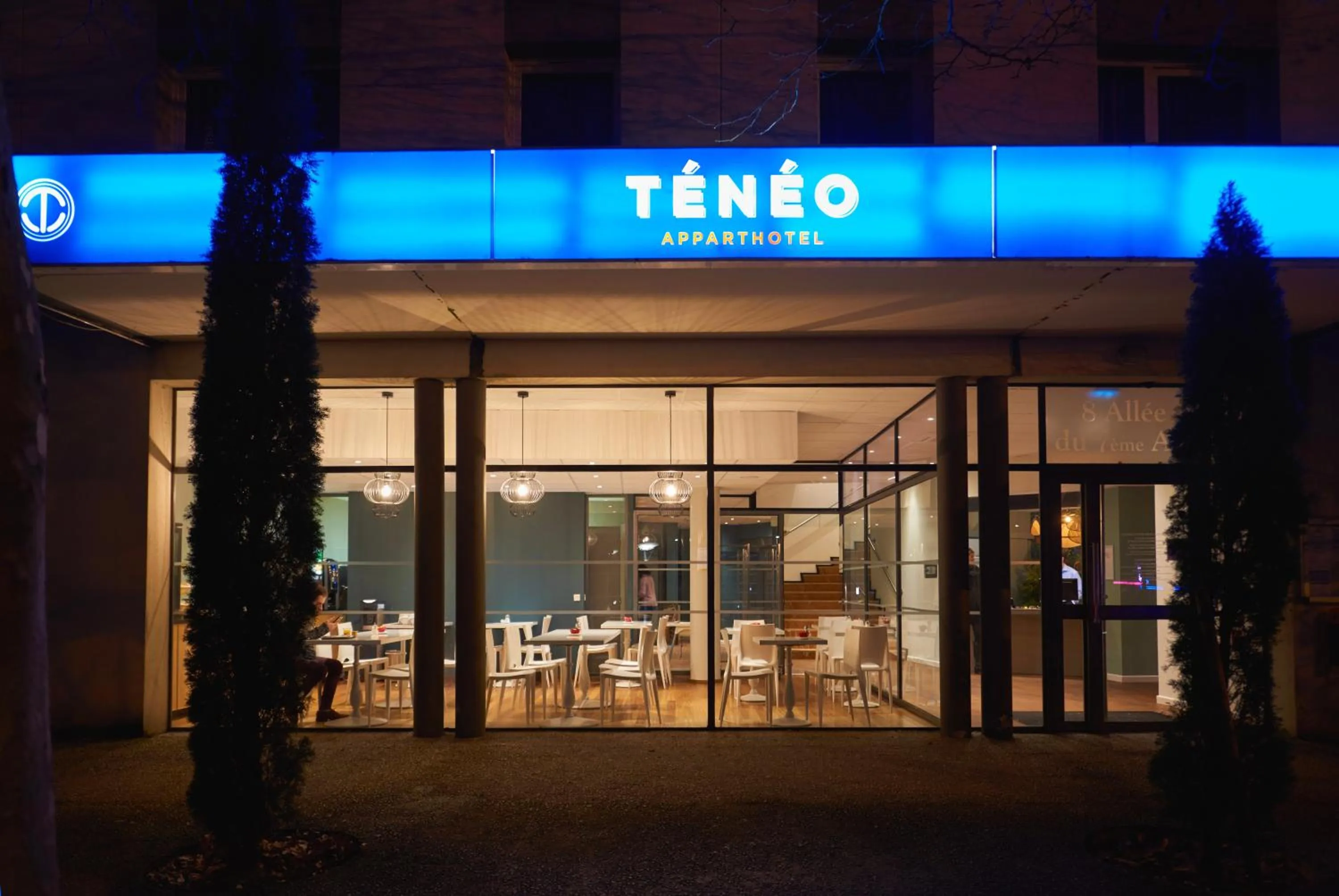 Facade/entrance in Ténéo Apparthotel Talence - Centre