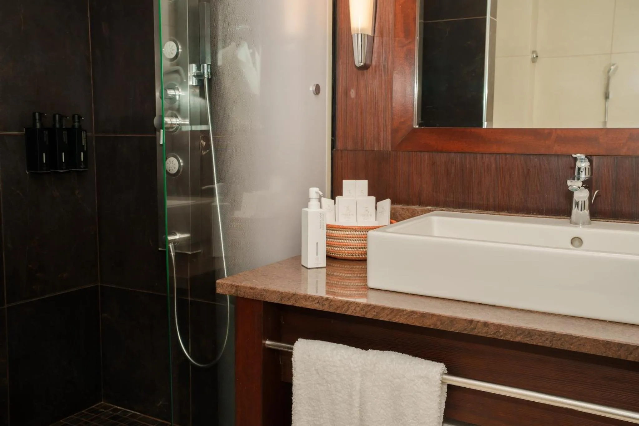 Bathroom in Terrou-Bi