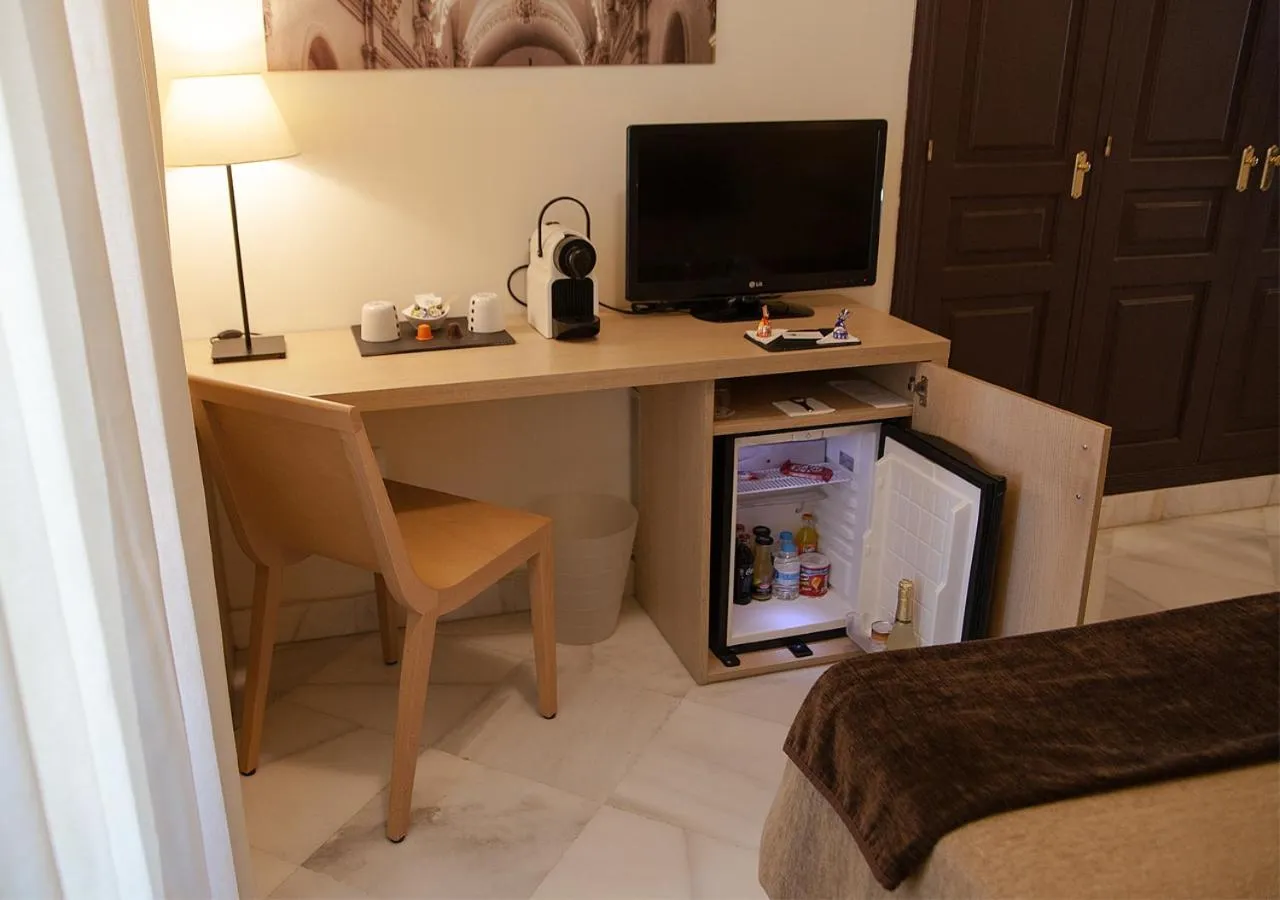 TV and multimedia in Hotel Boutique Convento Cádiz