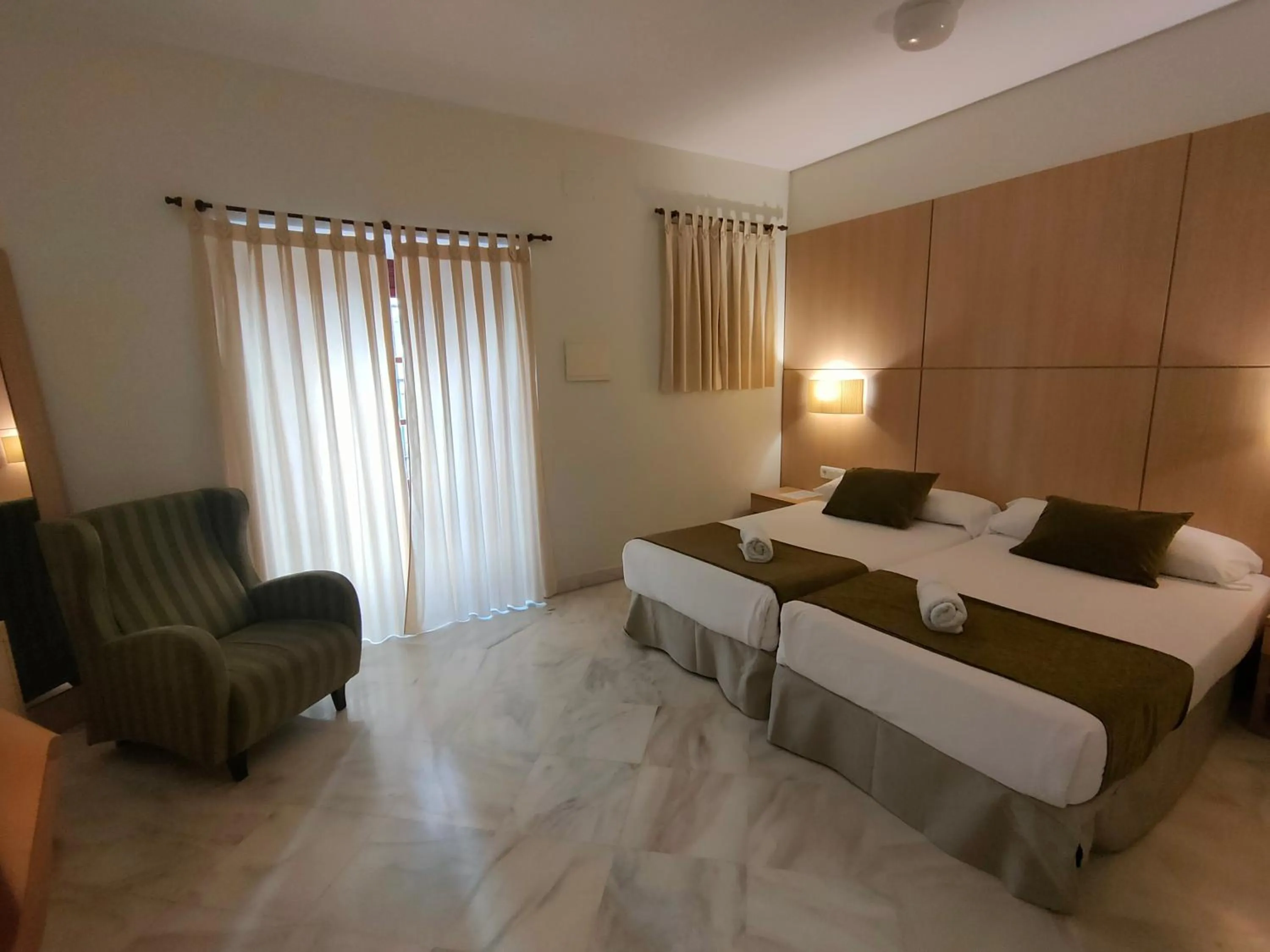 Photo of the whole room, Bed in Hotel Boutique Convento Cádiz