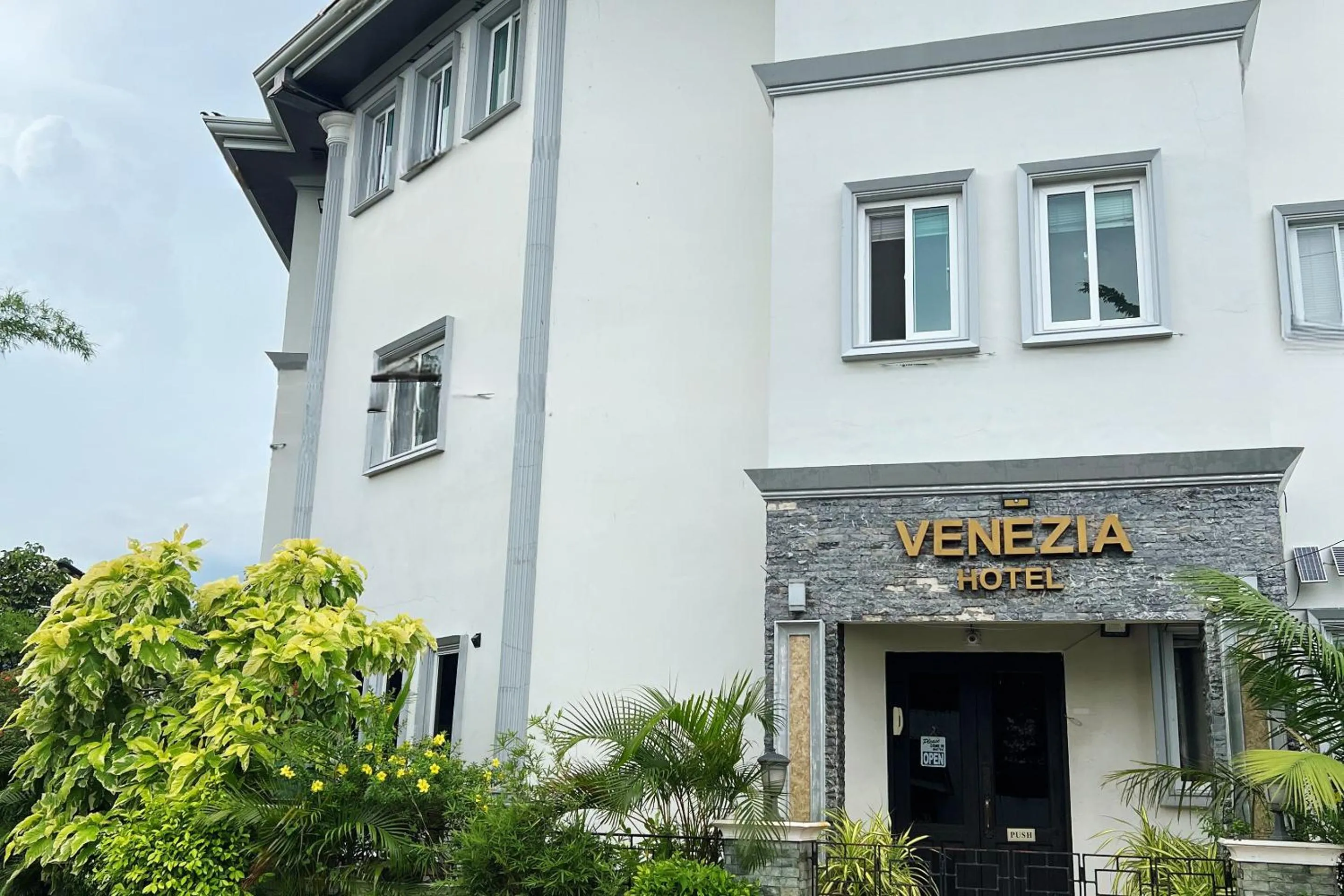Property building in Venezia Suites Hotel Iloilo