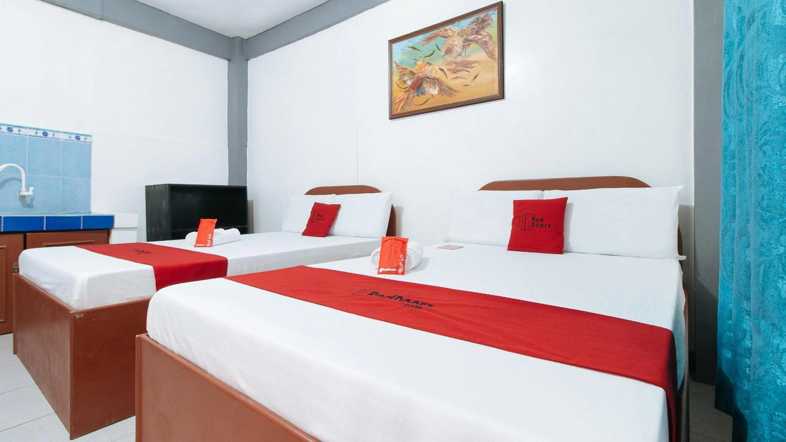 Bed in RedDoorz at A&F C5 Pinagsama Taguig