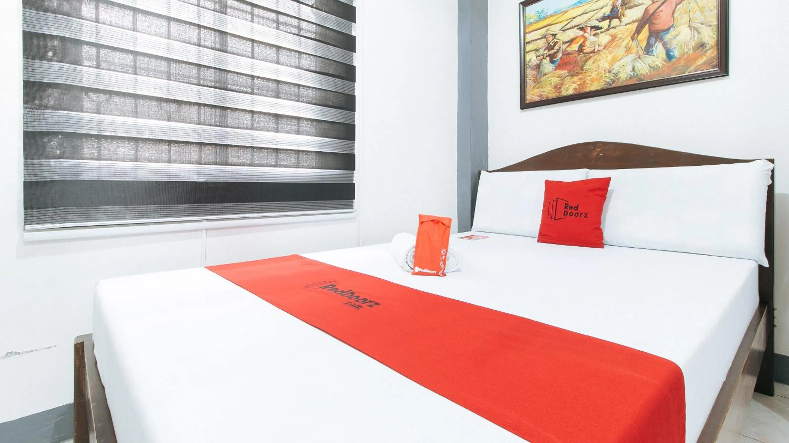 Photo of the whole room, Bed in RedDoorz at A&F C5 Pinagsama Taguig