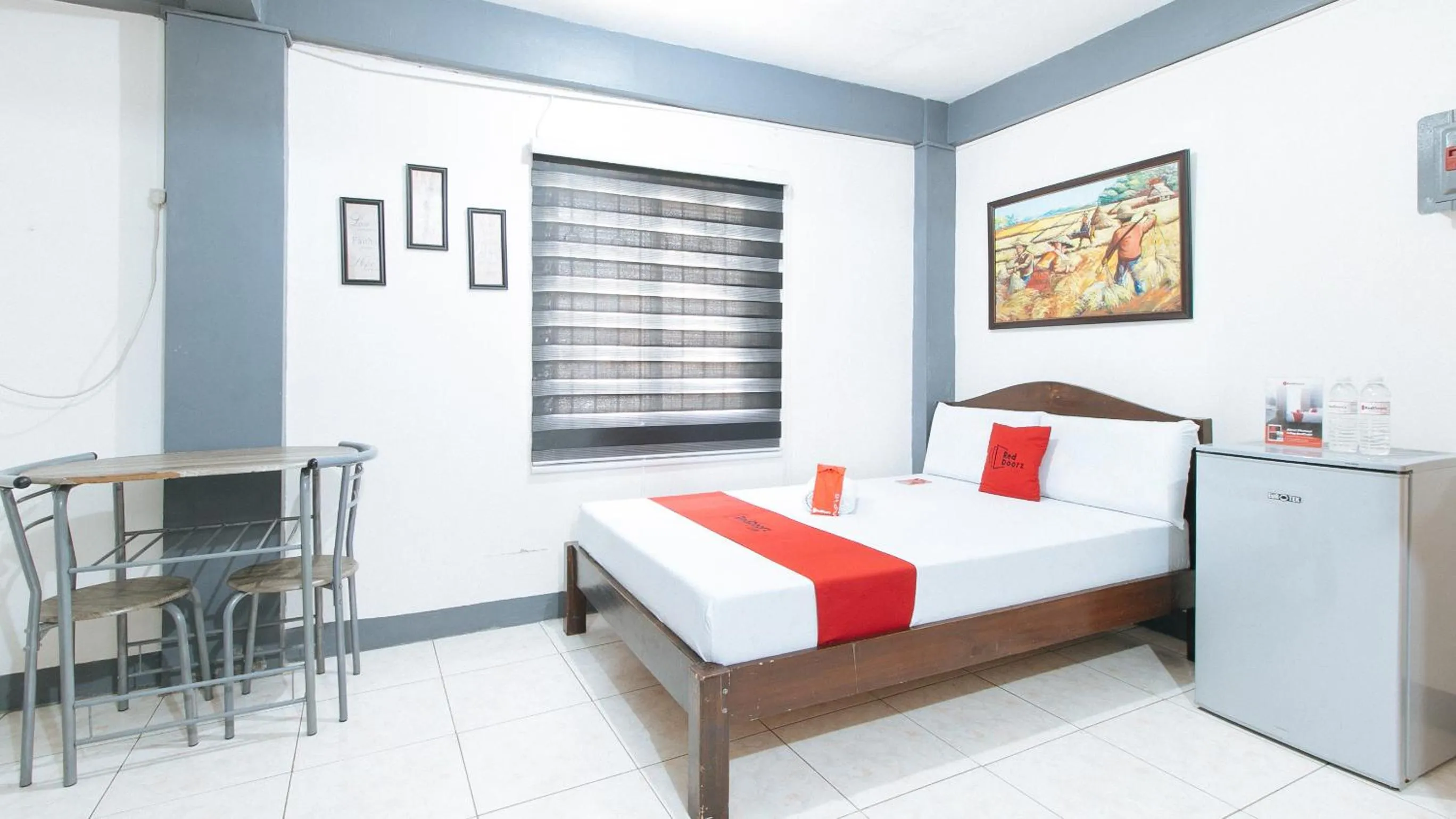 Bed in RedDoorz at A&F C5 Pinagsama Taguig