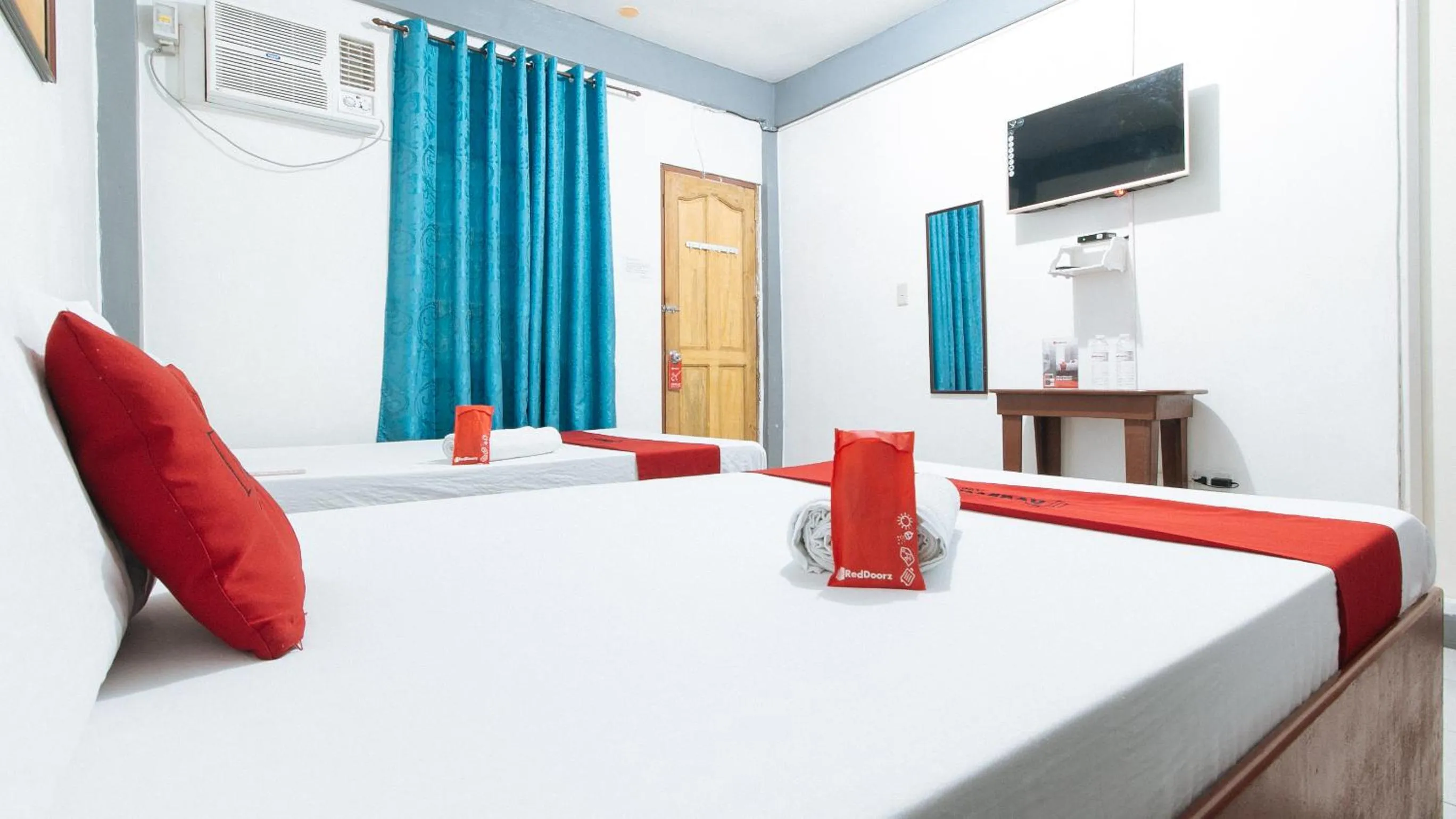 Bed in RedDoorz at A&F C5 Pinagsama Taguig