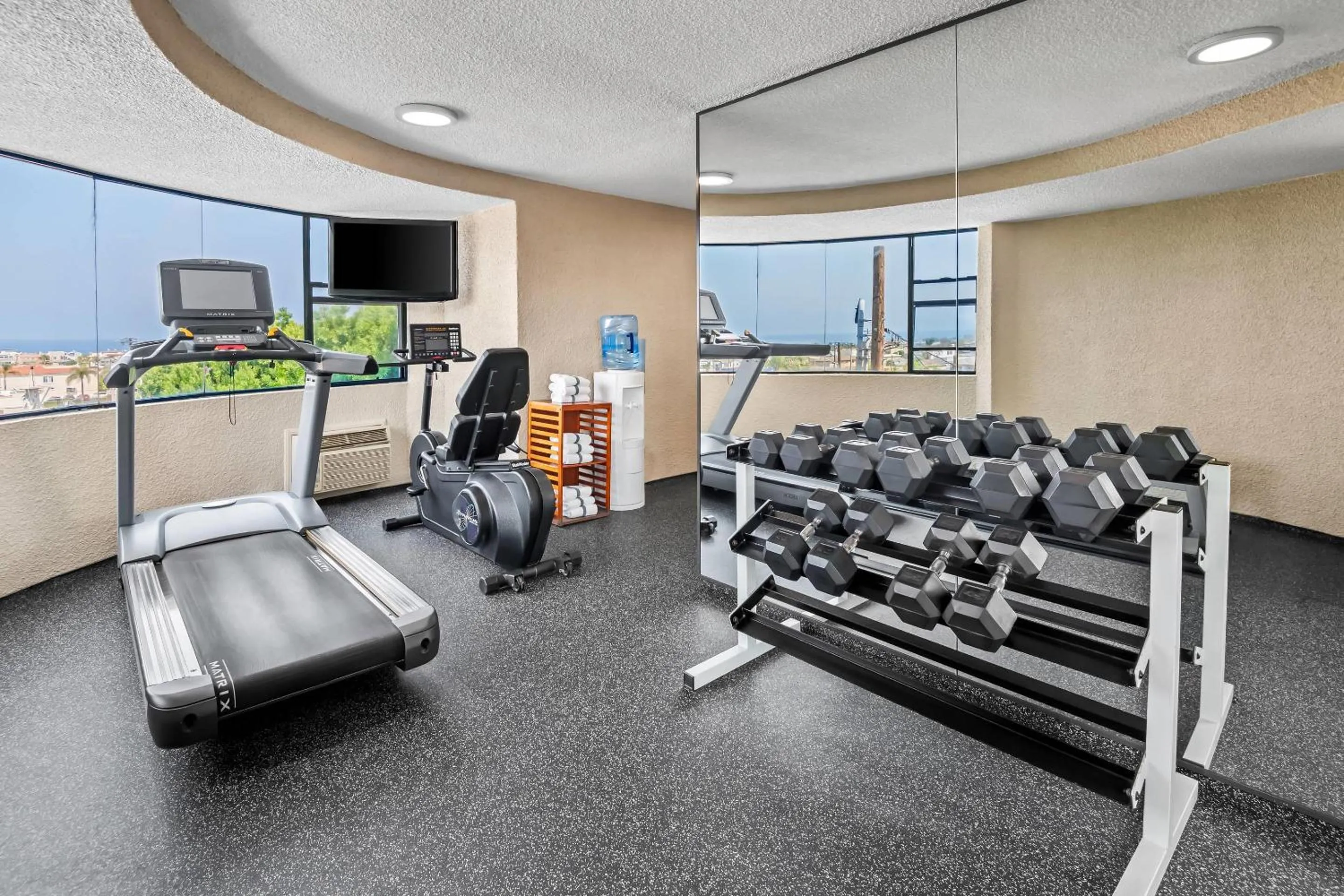 Fitness centre/facilities in Quality Inn & Suites Hermosa Beach