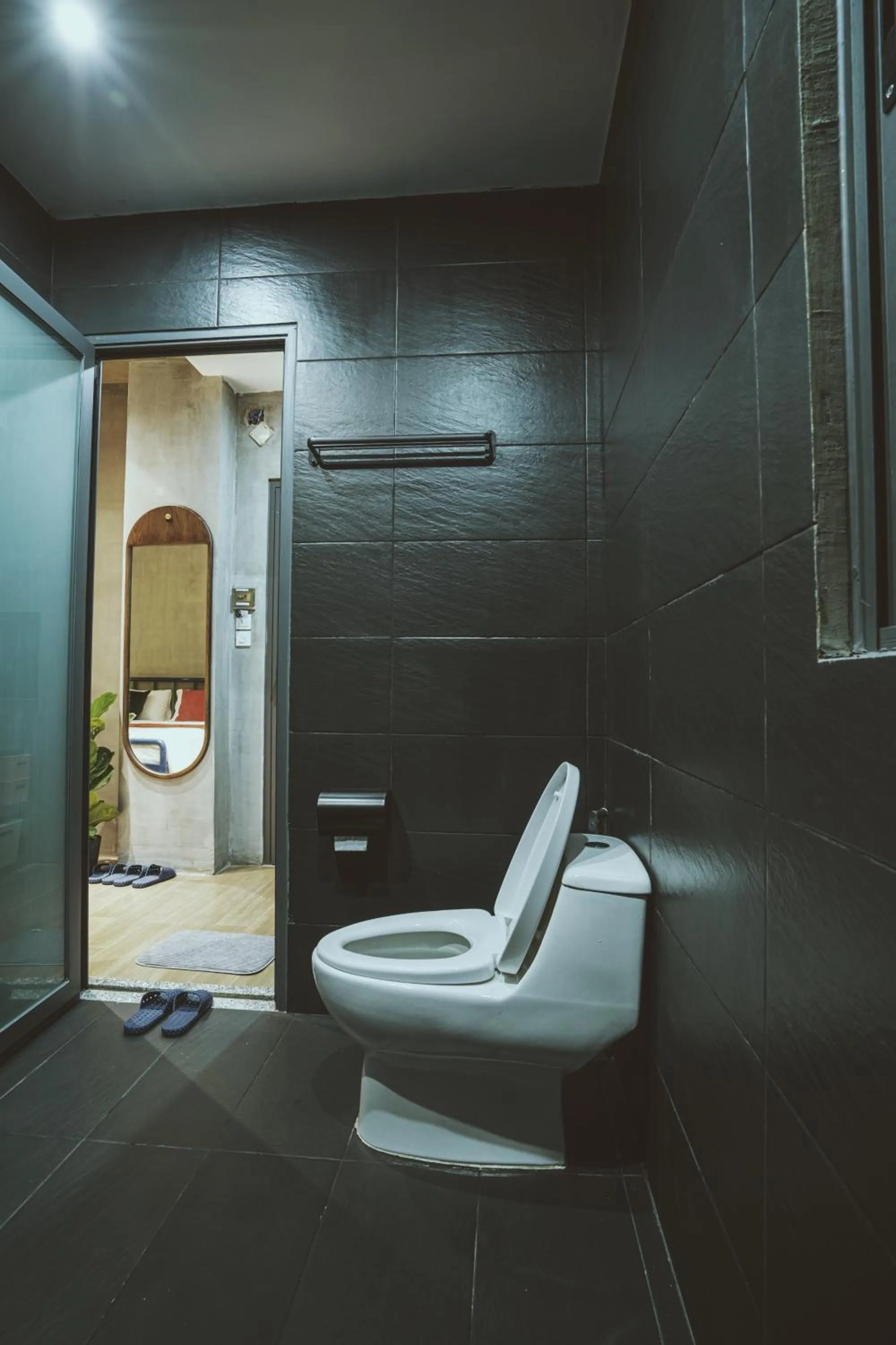 Toilet in La Maison Des Délices