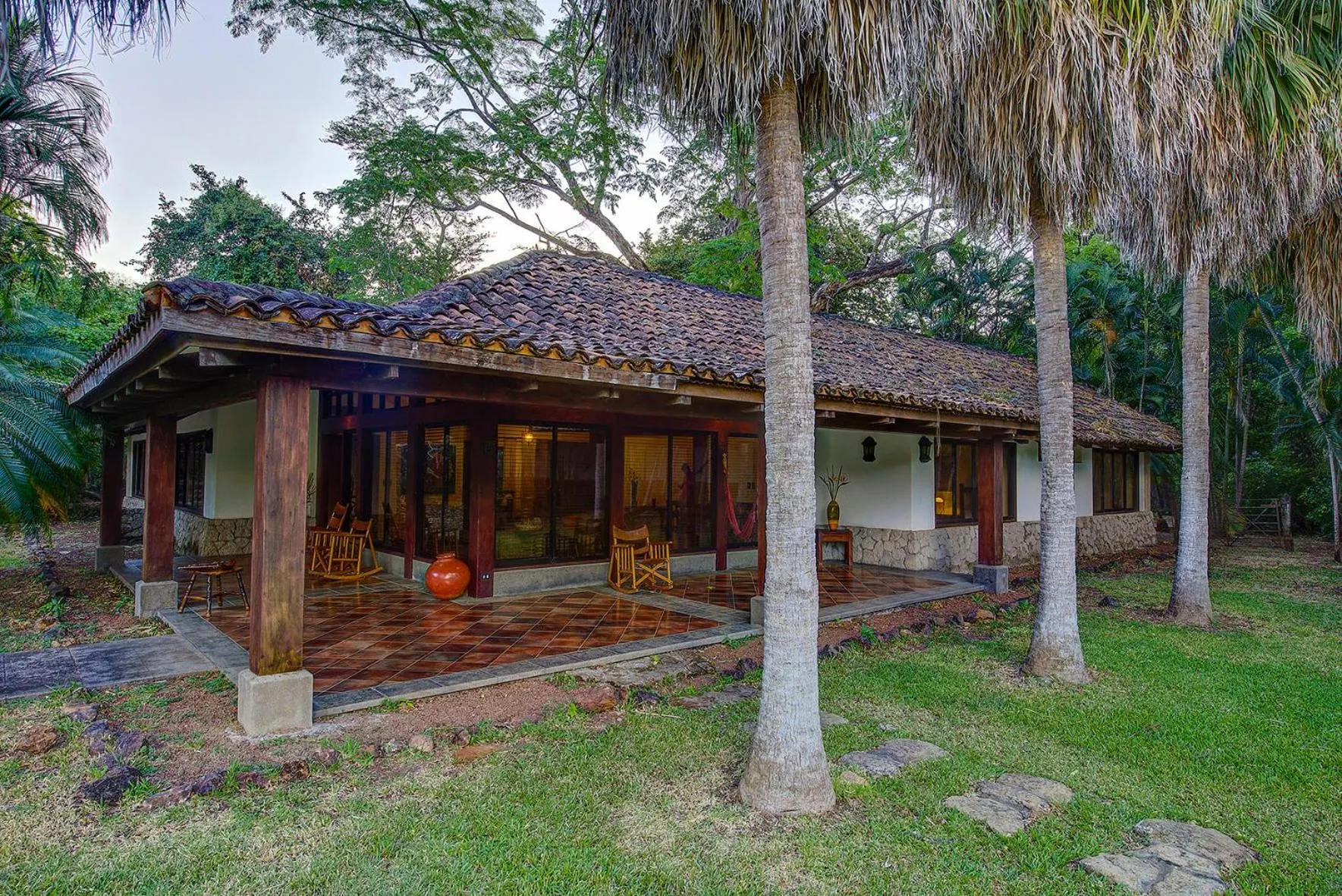 Hacienda La Pacífica Eco-Lodge