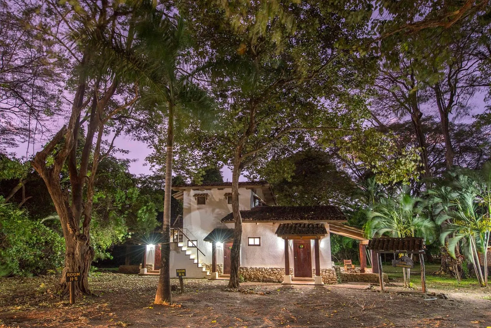 Superior Twin Room in Hacienda La Pacífica Eco-Lodge