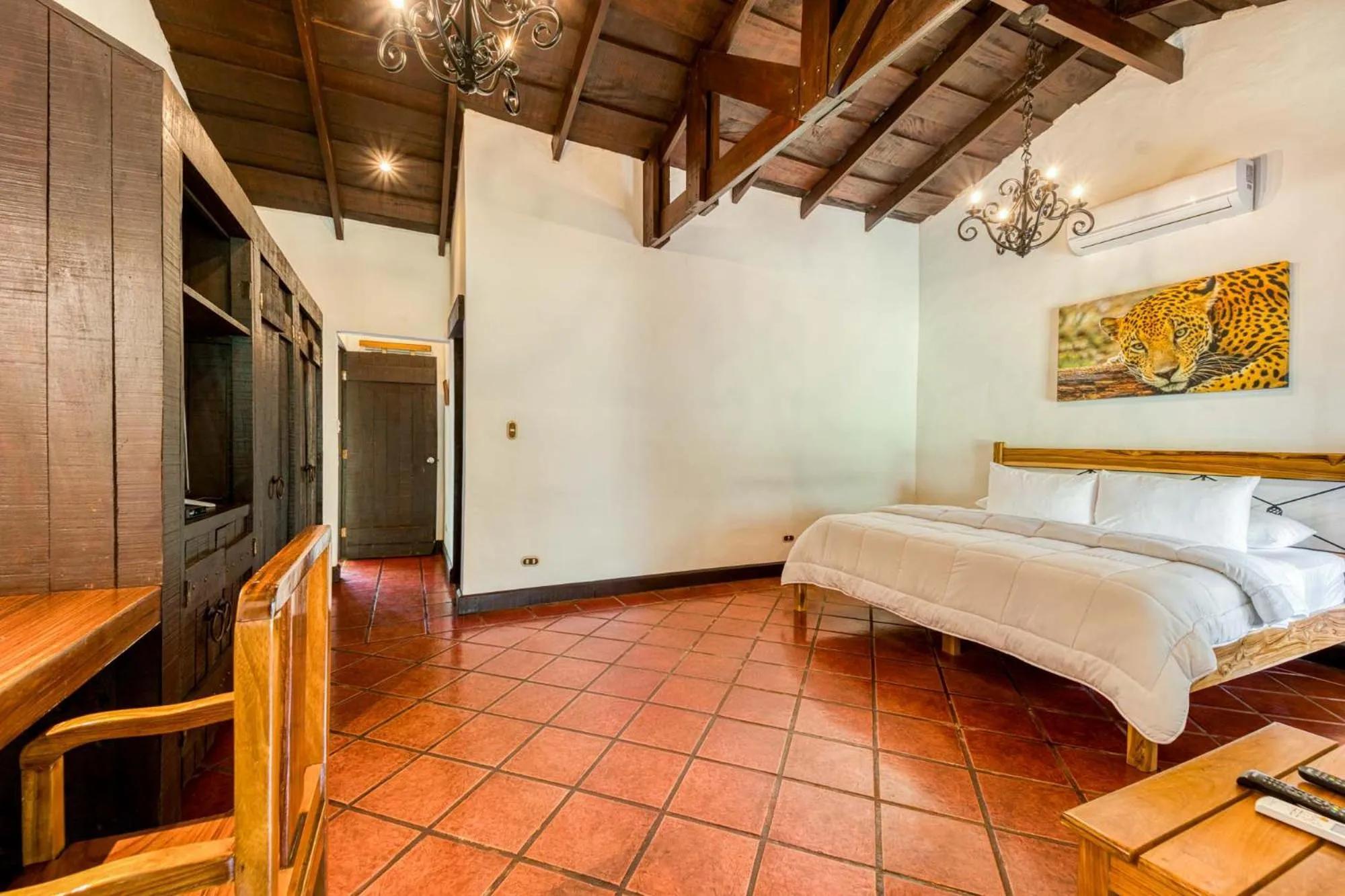 Bed in Hacienda La Pacífica Eco-Lodge