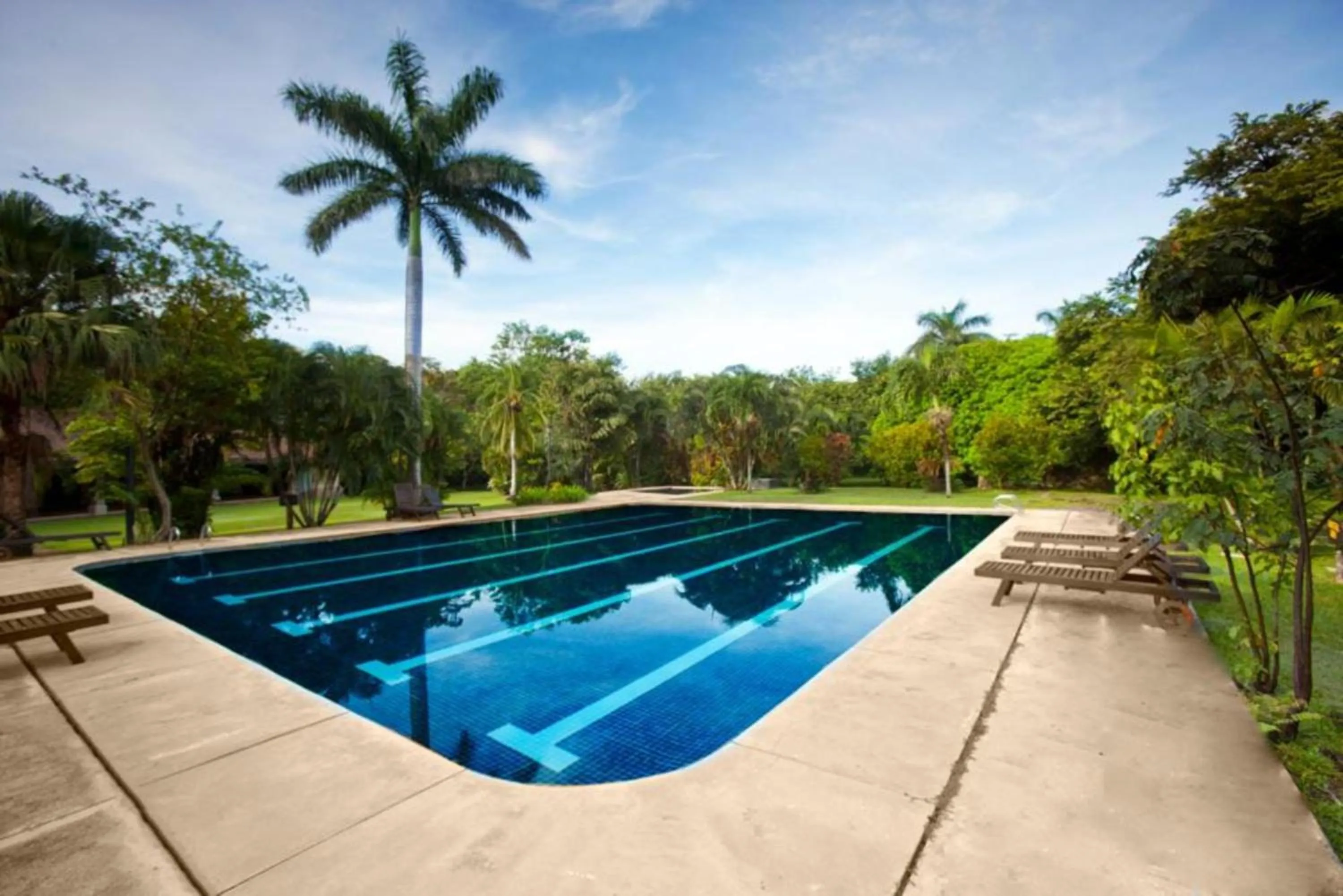 Swimming pool in Hacienda La Pacífica Eco-Lodge