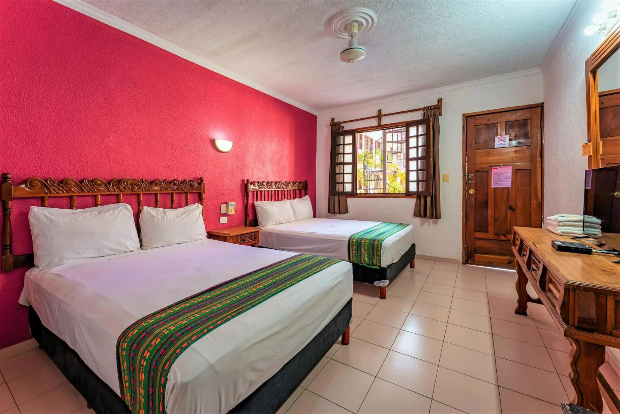 Photo of the whole room, Bed in Hotel San Juan Mérida