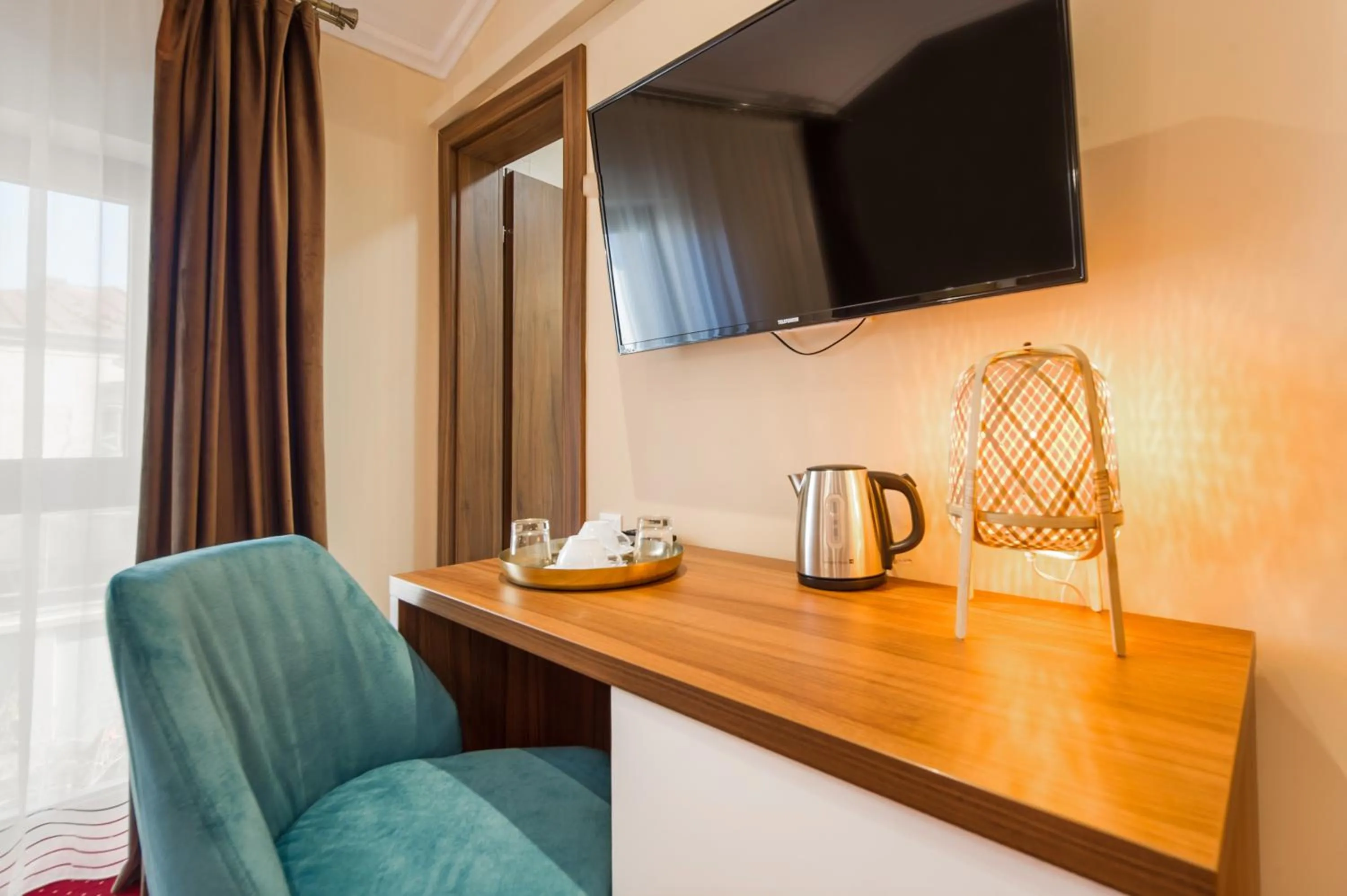 Communal lounge/ TV room in BUCUR 9