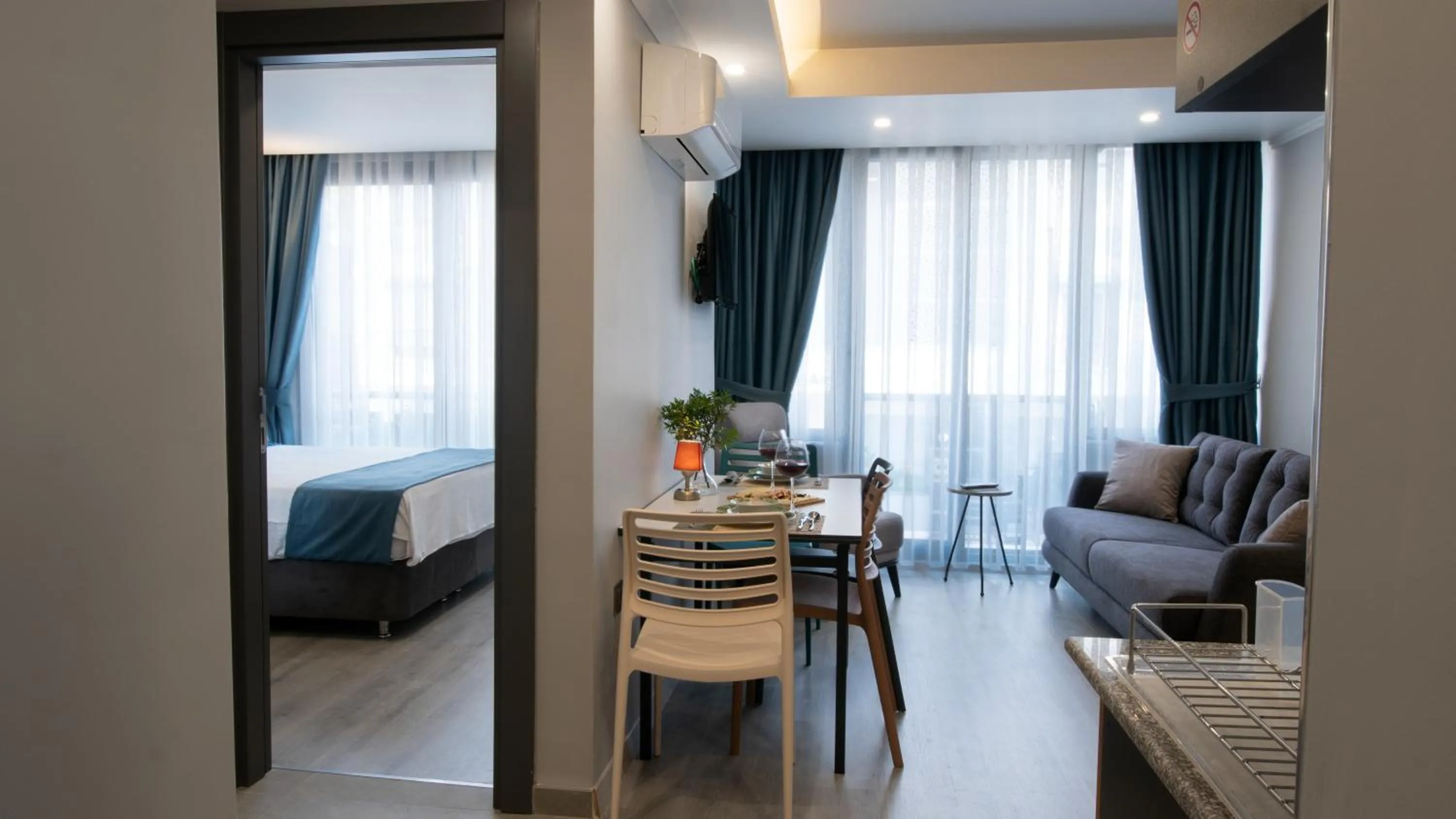 Kitchen or kitchenette in OPERA SUITES Apart Hotel