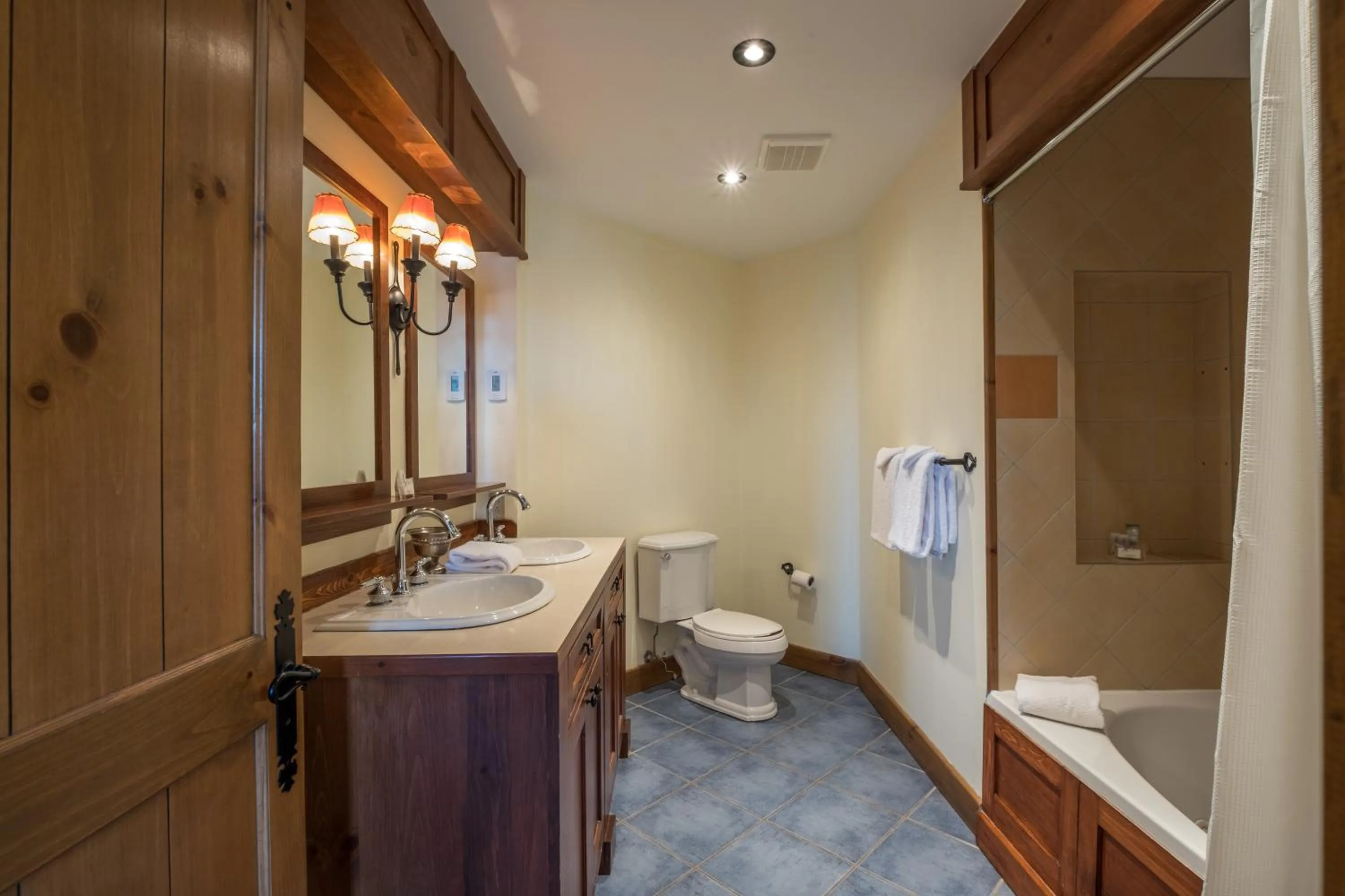 Bathroom in L'Équinoxe Rendez-Vous Mont-Tremblant