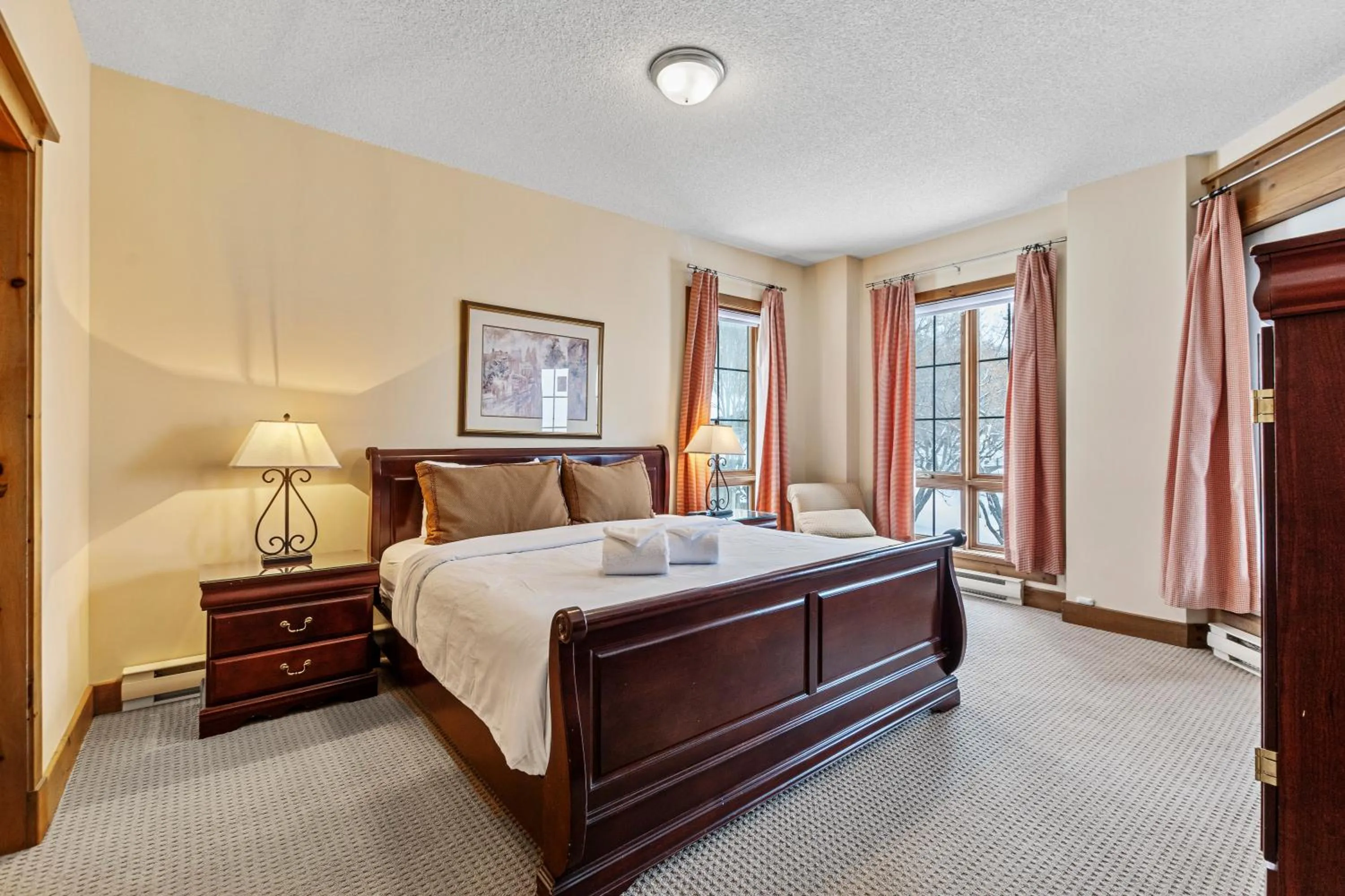 Bed in L'Équinoxe Rendez-Vous Mont-Tremblant