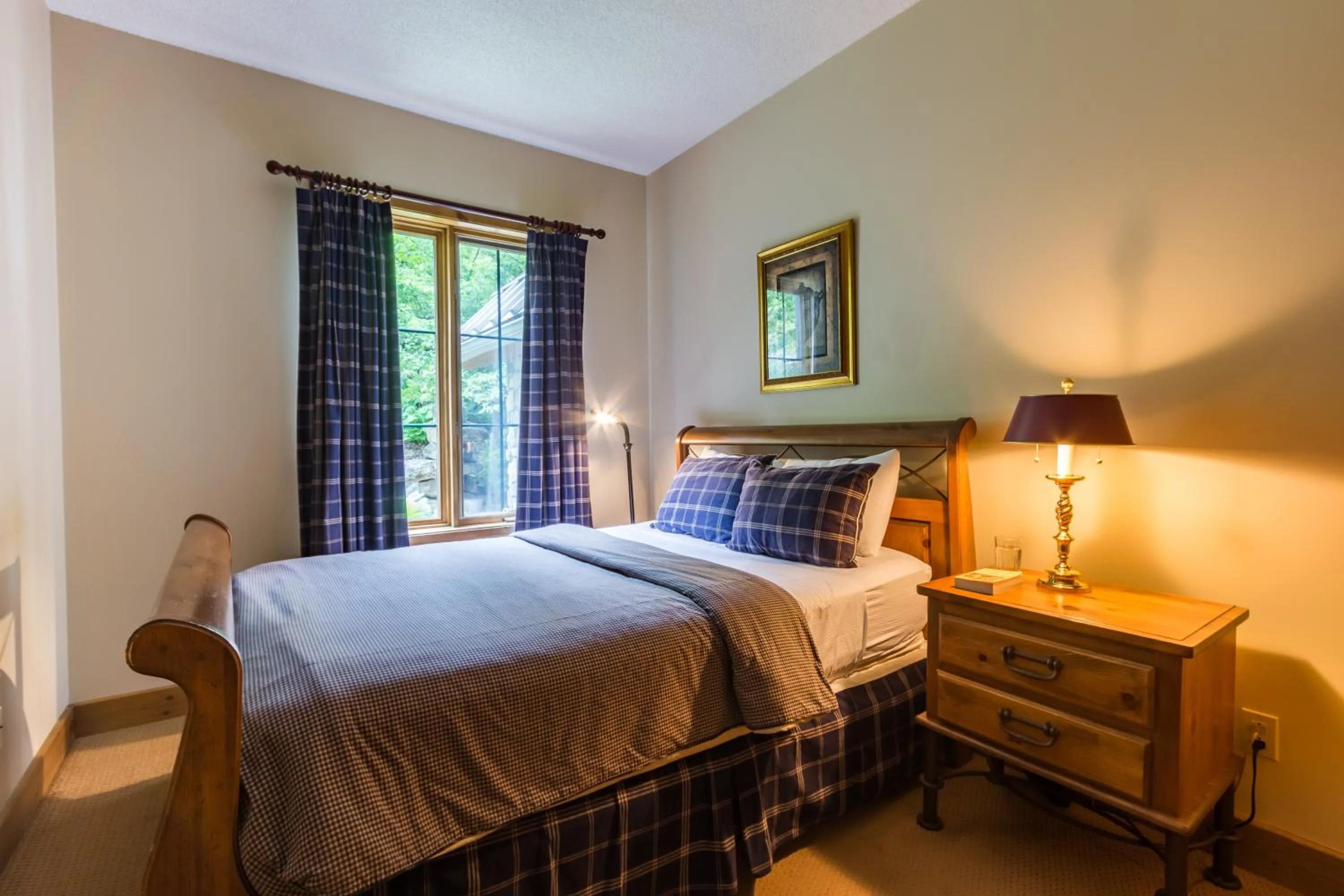 Bed in L'Équinoxe Rendez-Vous Mont-Tremblant