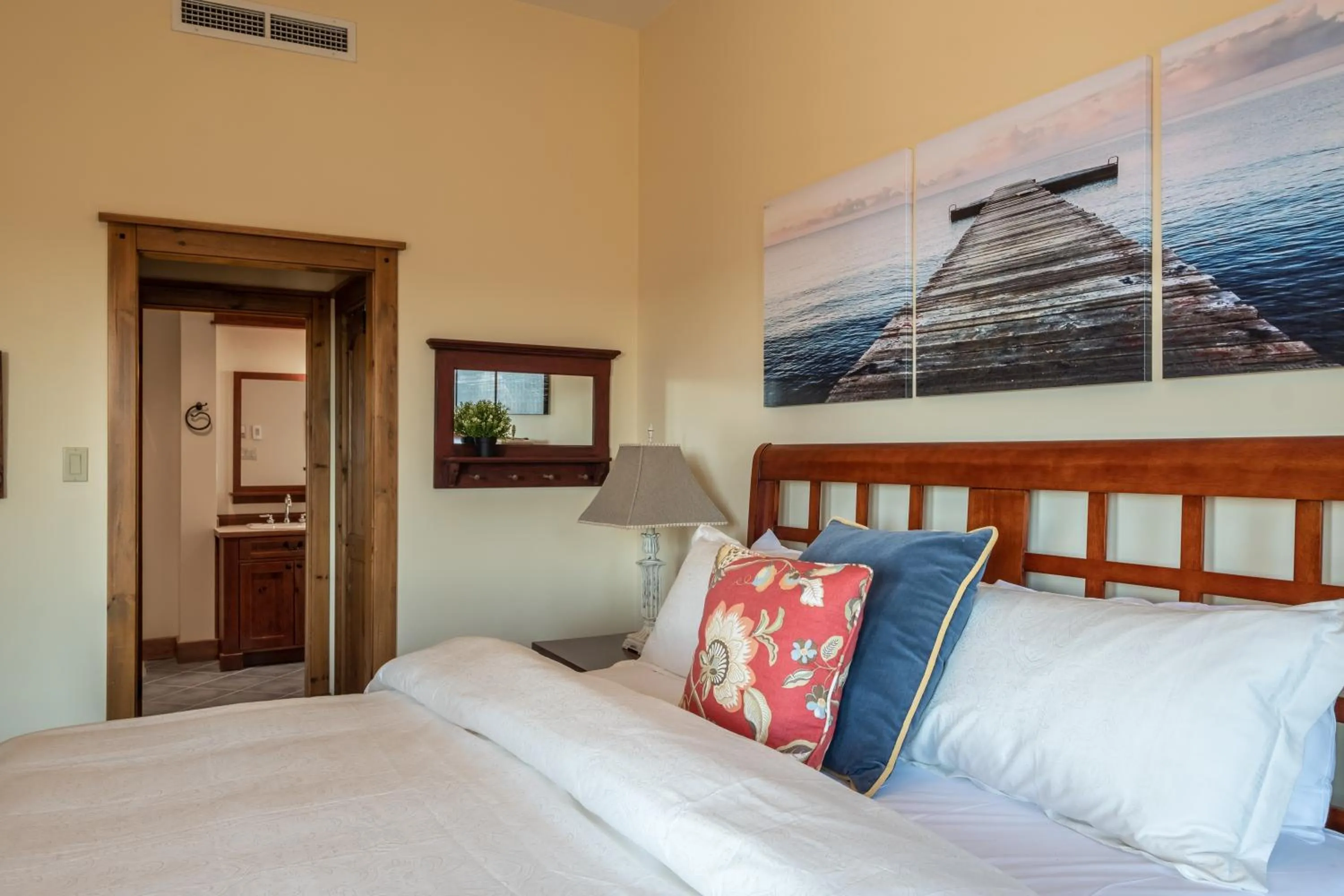 Bed in L'Équinoxe Rendez-Vous Mont-Tremblant