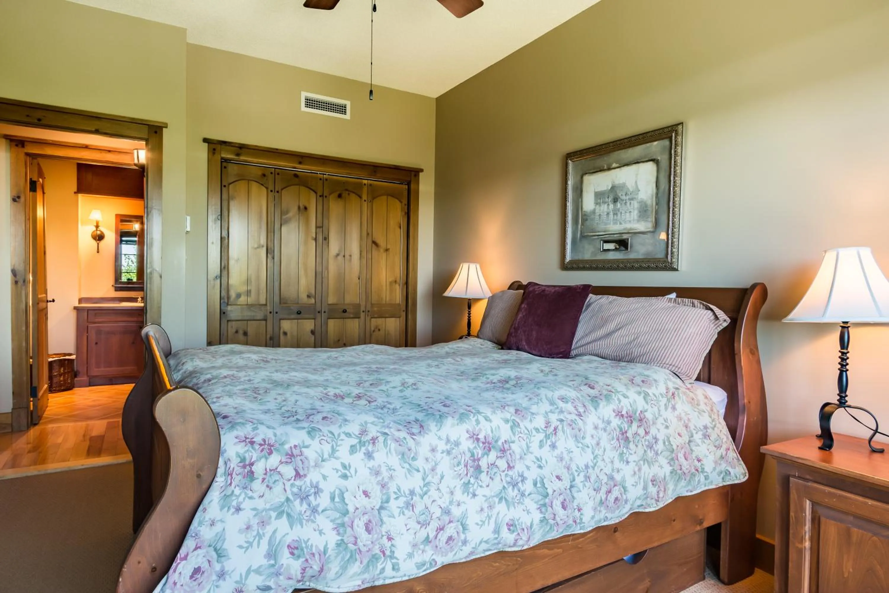 Bed in L'Équinoxe Rendez-Vous Mont-Tremblant