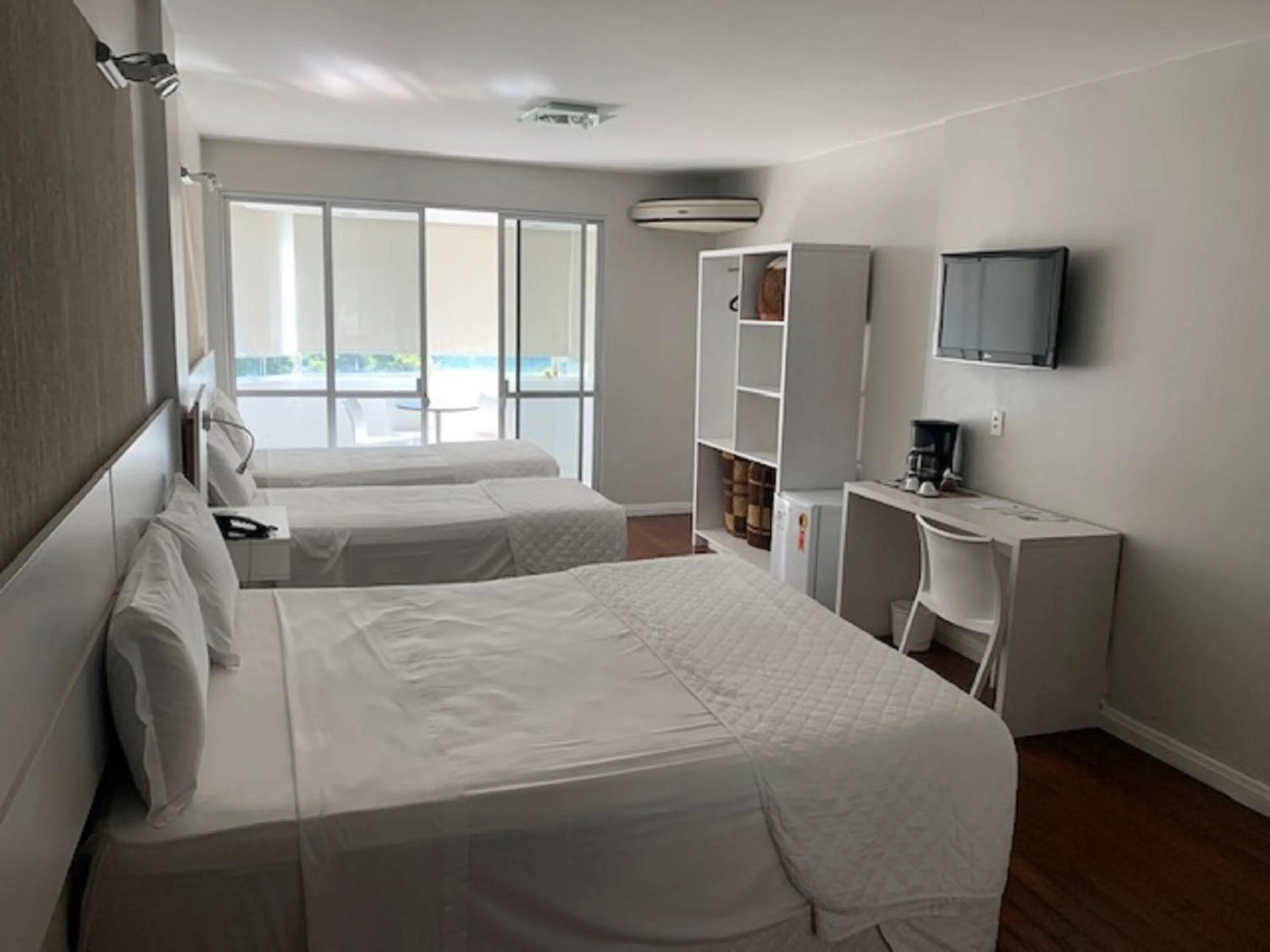 Photo of the whole room, Bed in Emirates Hotel & Suites