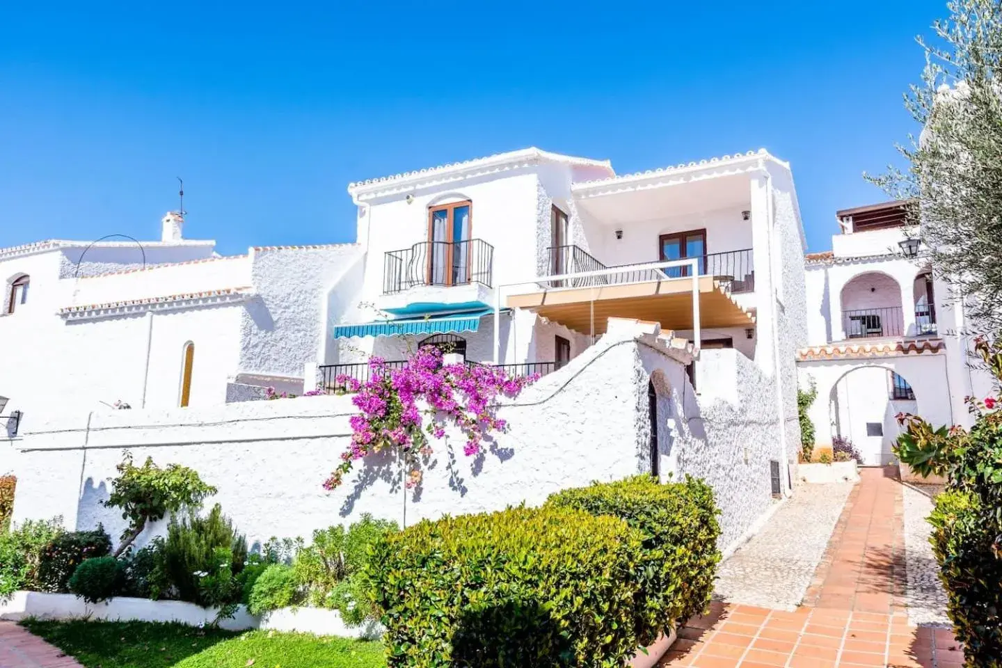 Villa Las violetas with 2 communal pools Villa Las violetas with 2 communal pools