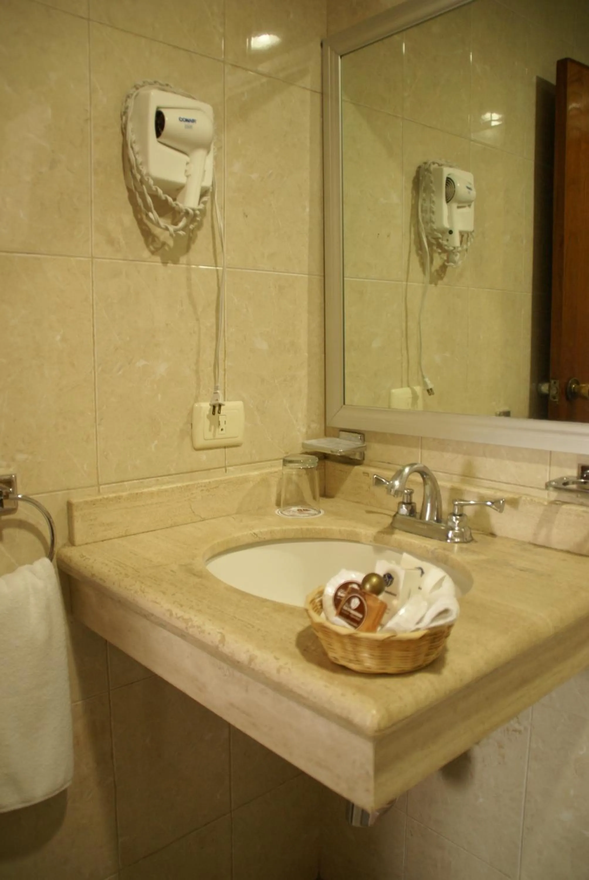 Bathroom in Hotel San Francisco