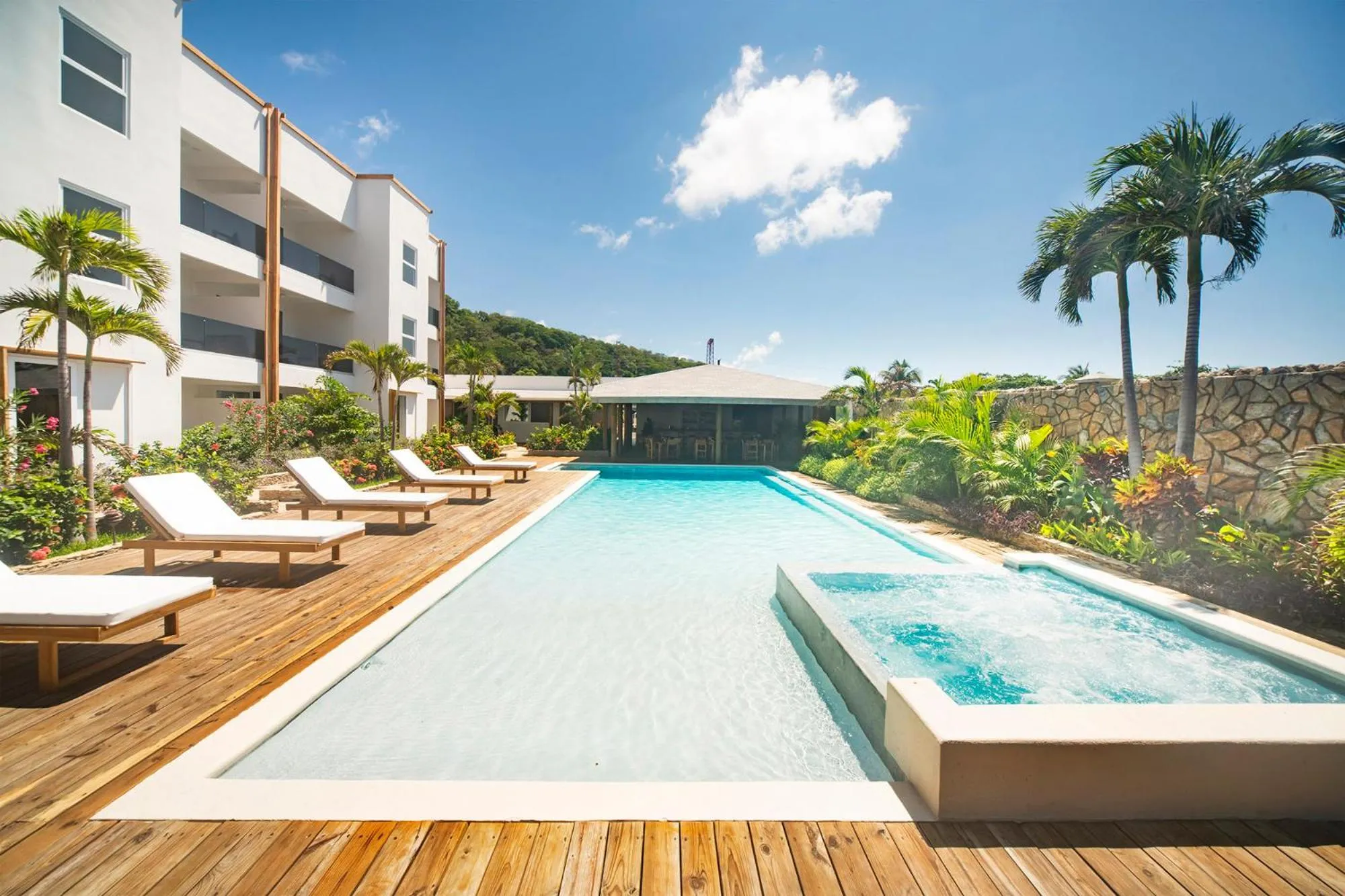 Swimming pool in Naboo Resort & Dive Center - Adults Only