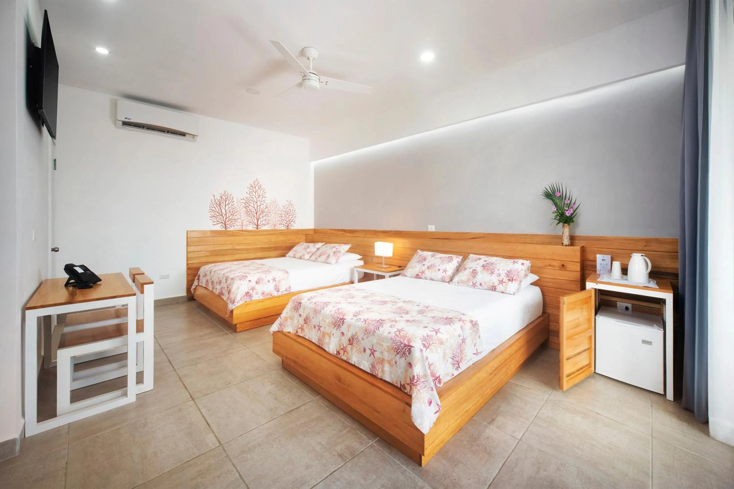 Decorative detail, Bed in Naboo Resort & Dive Center - Adults Only