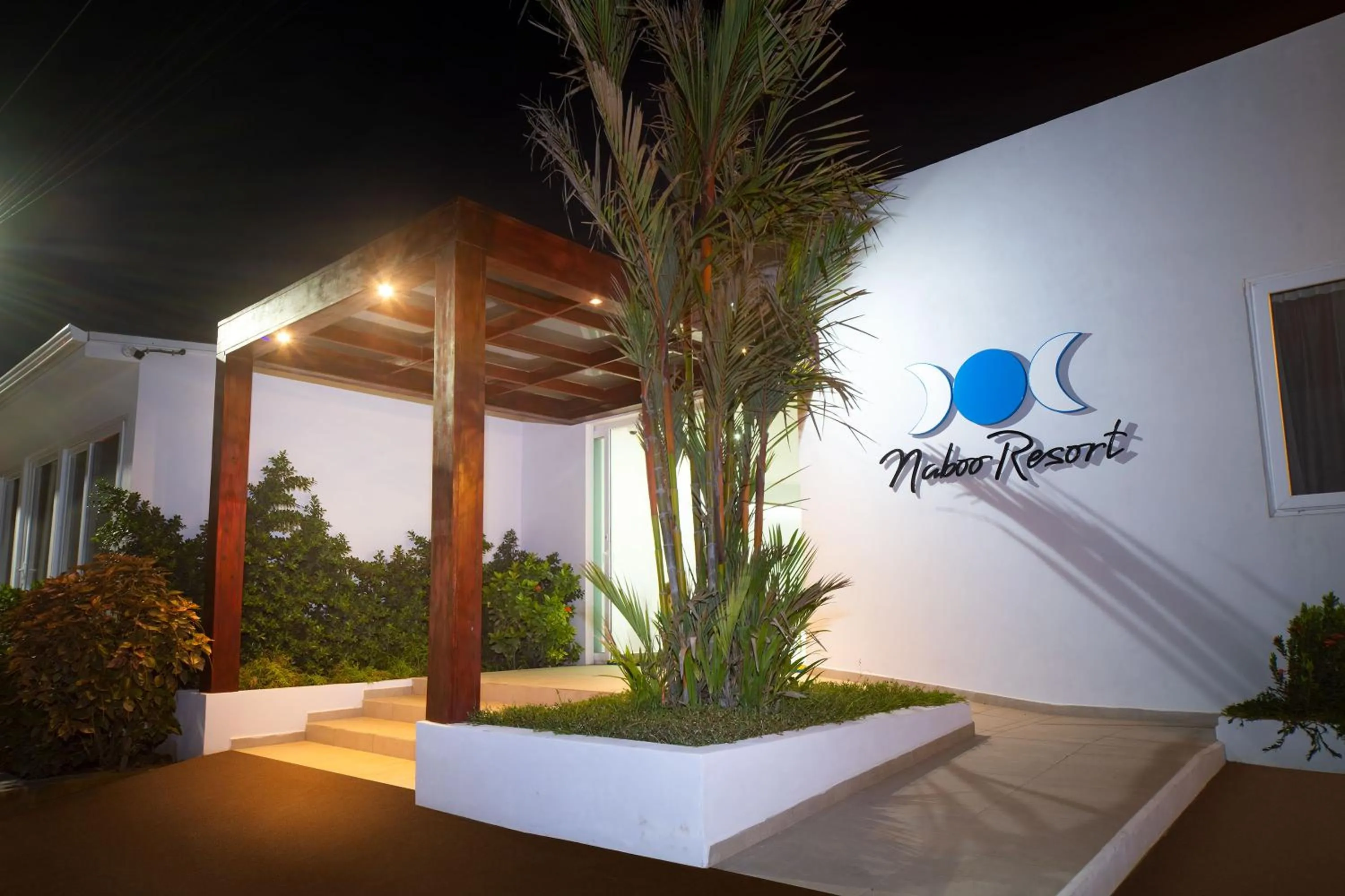 Facade/entrance in Naboo Resort & Dive Center - Adults Only