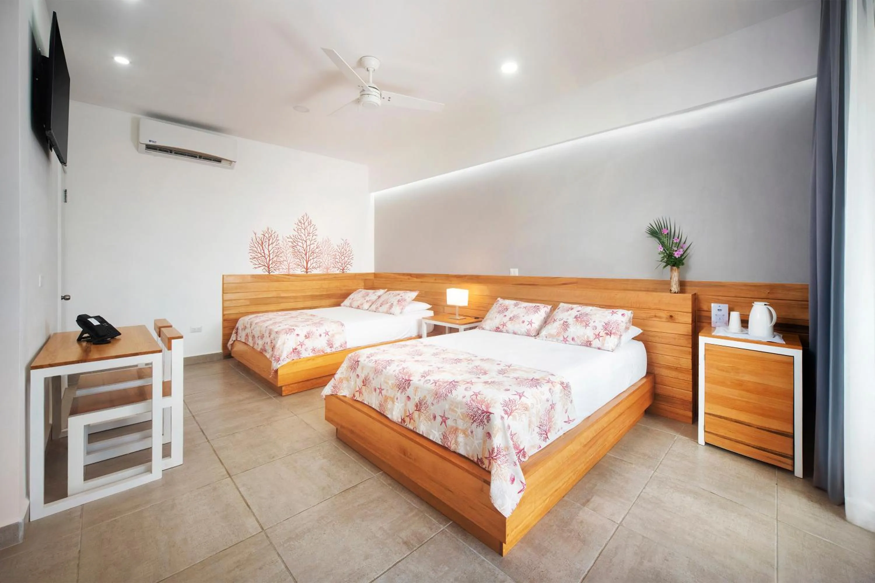 Decorative detail, Bed in Naboo Resort & Dive Center - Adults Only